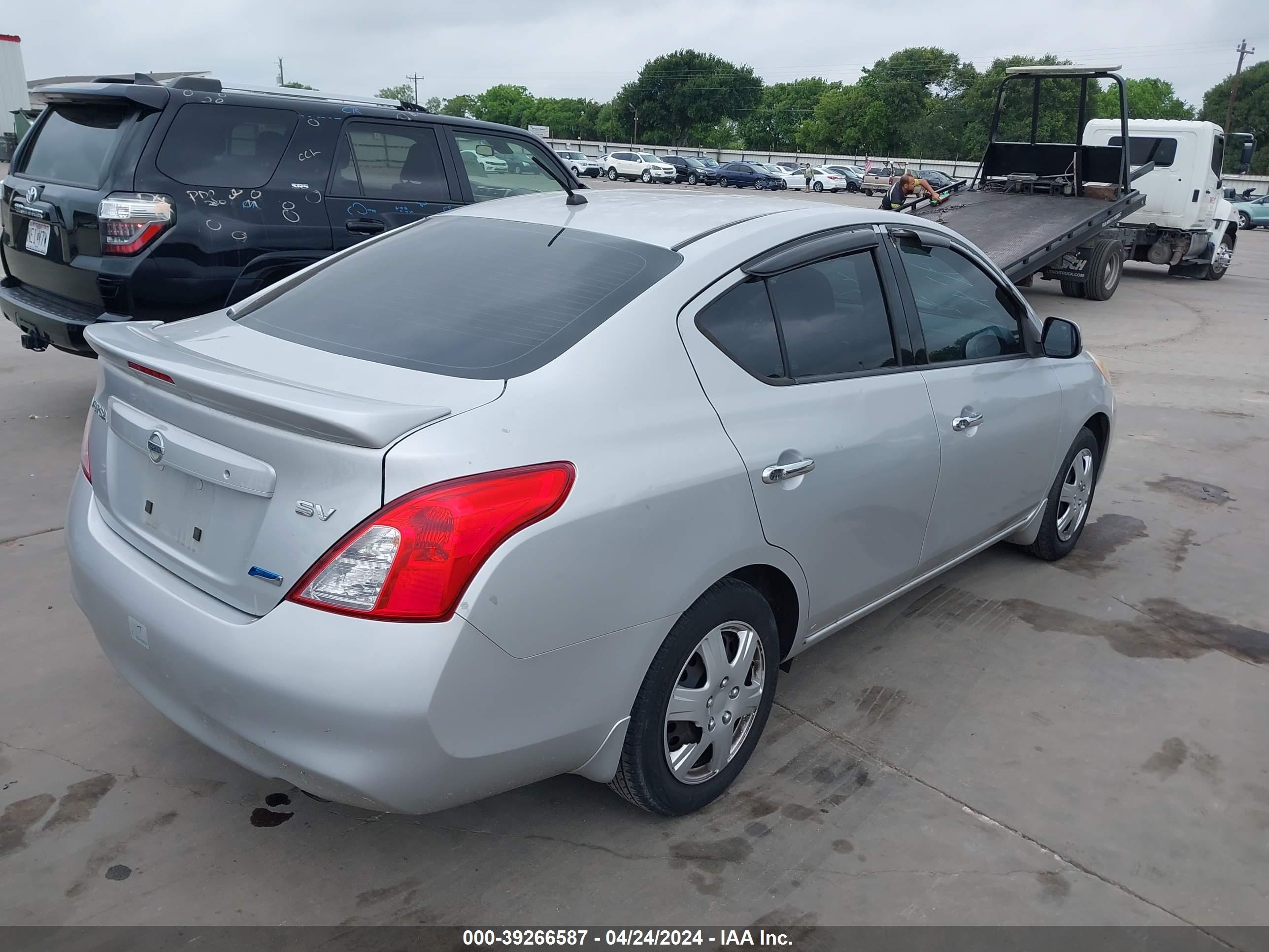 Photo 3 VIN: 3N1CN7AP8EL805888 - NISSAN VERSA 