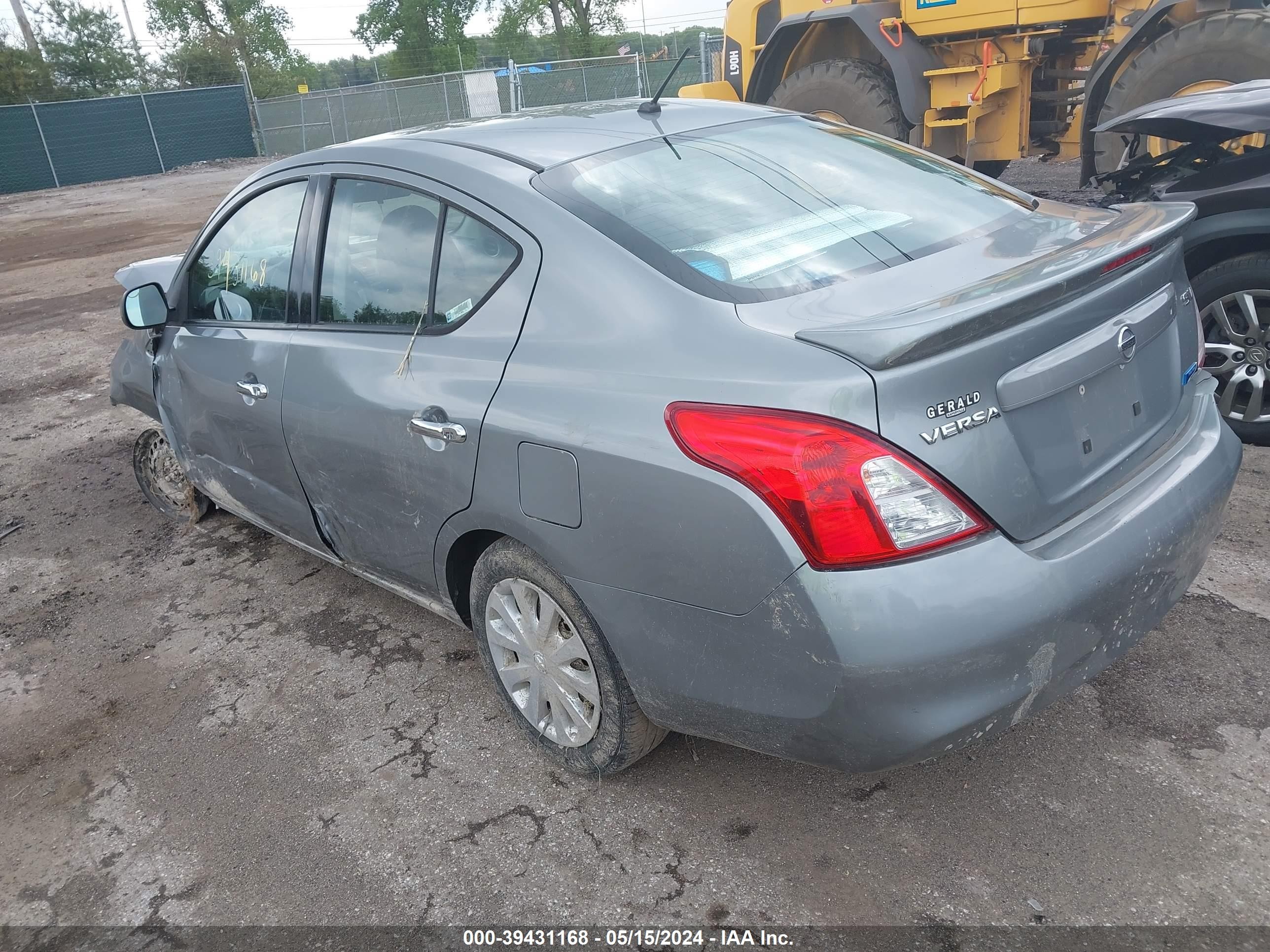 Photo 2 VIN: 3N1CN7AP8EL809438 - NISSAN VERSA 