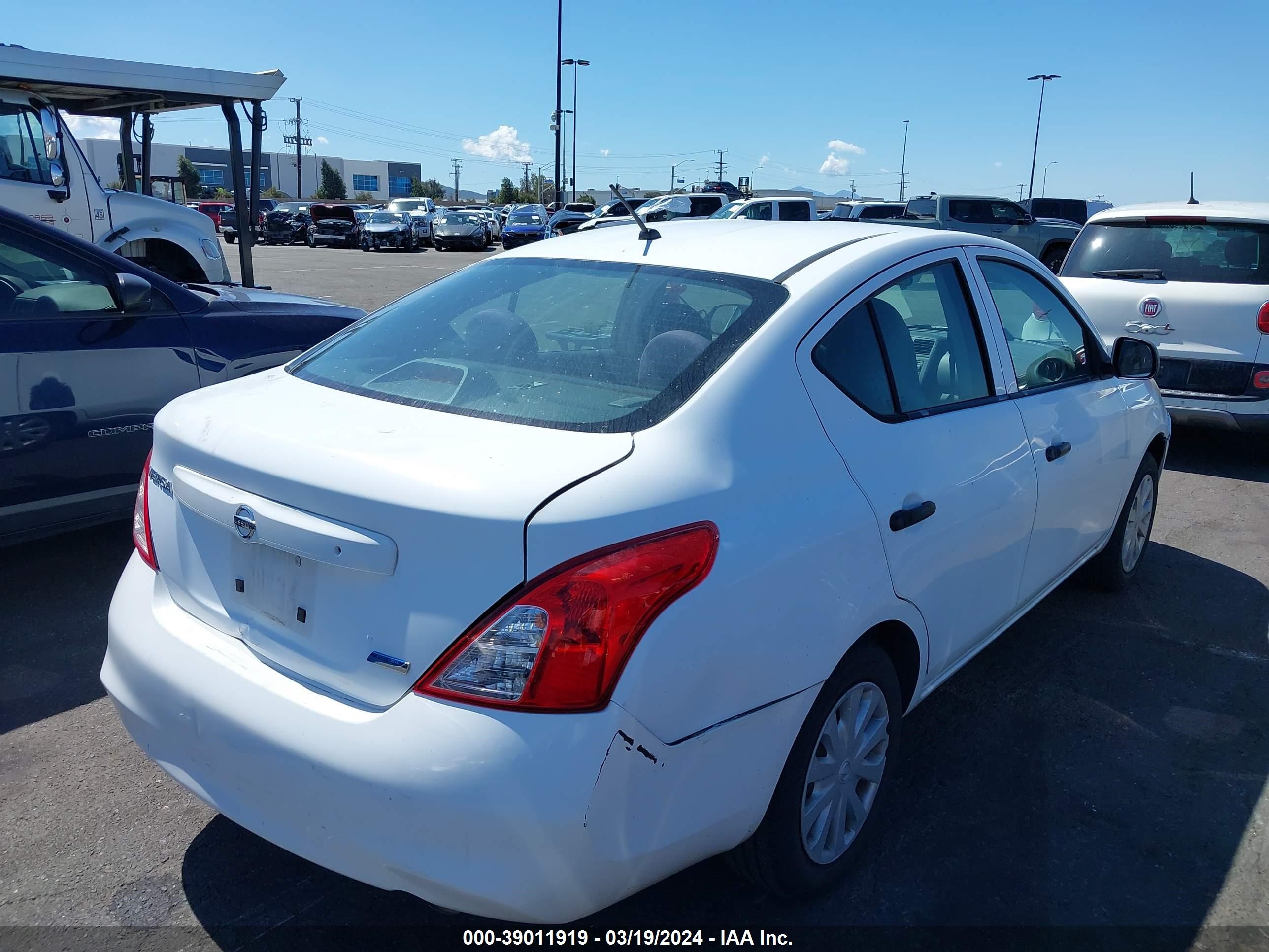 Photo 3 VIN: 3N1CN7AP8EL844187 - NISSAN VERSA 