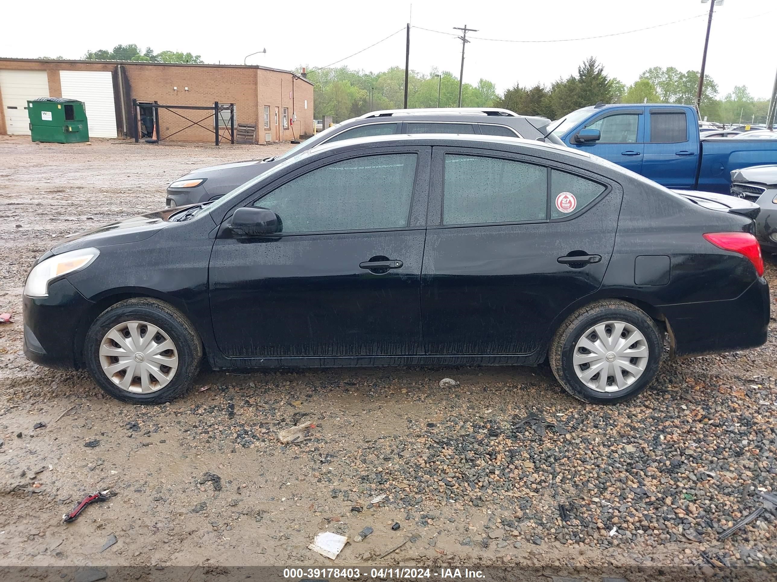 Photo 13 VIN: 3N1CN7AP8FL897277 - NISSAN VERSA 