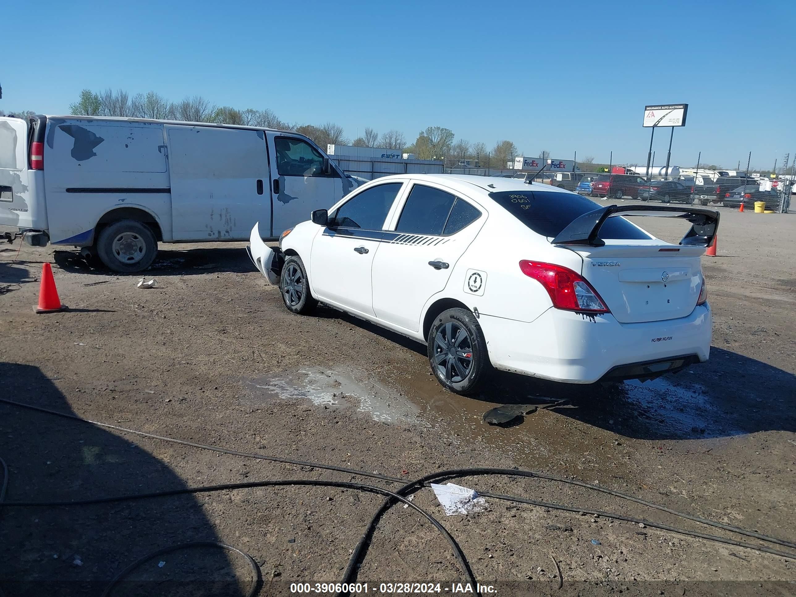 Photo 2 VIN: 3N1CN7AP8GL836853 - NISSAN VERSA 