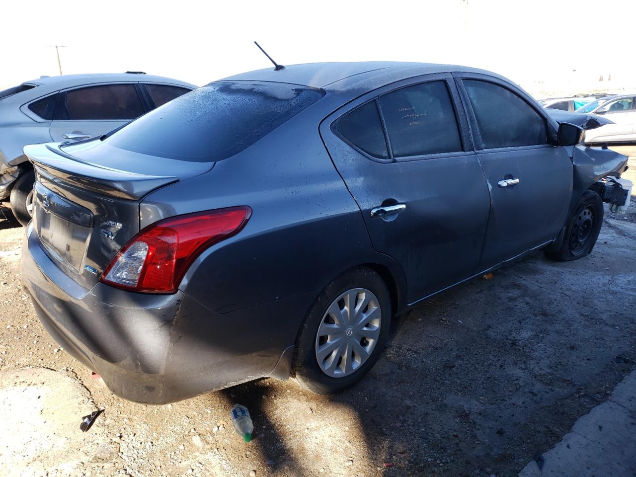 Photo 2 VIN: 3N1CN7AP8GL901376 - NISSAN VERSA 