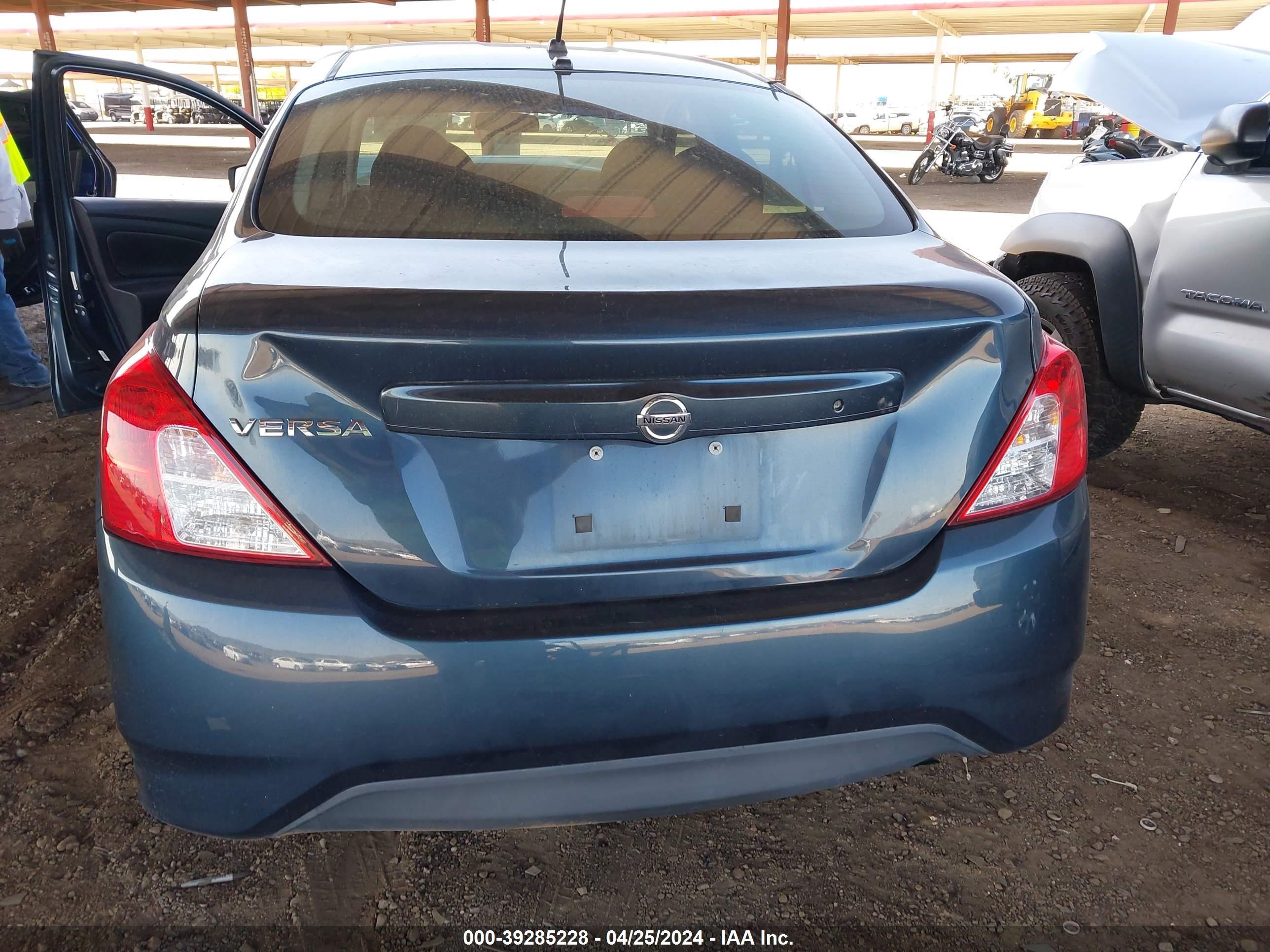 Photo 15 VIN: 3N1CN7AP8HL817706 - NISSAN VERSA 