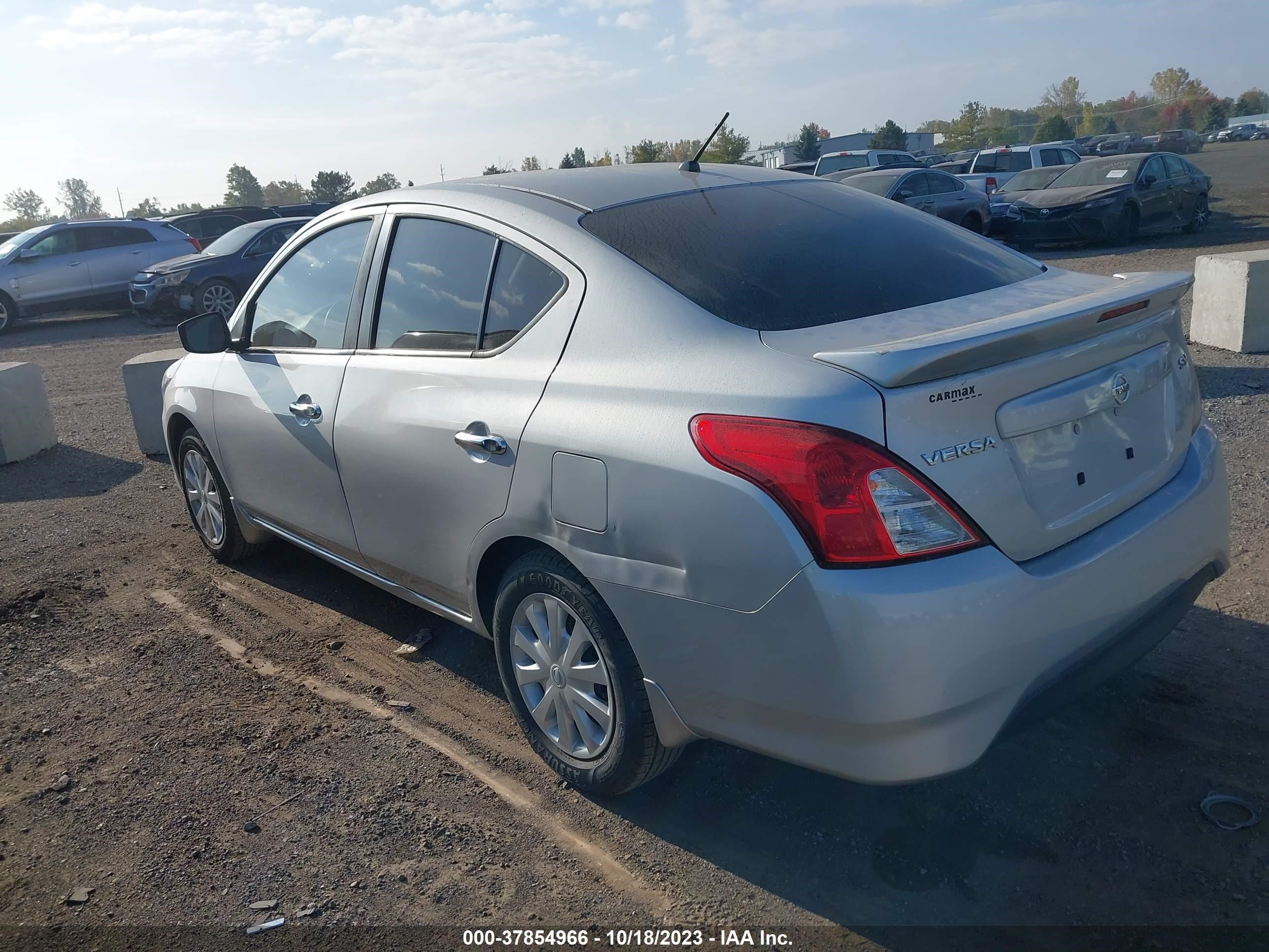 Photo 2 VIN: 3N1CN7AP8HL820539 - NISSAN VERSA 