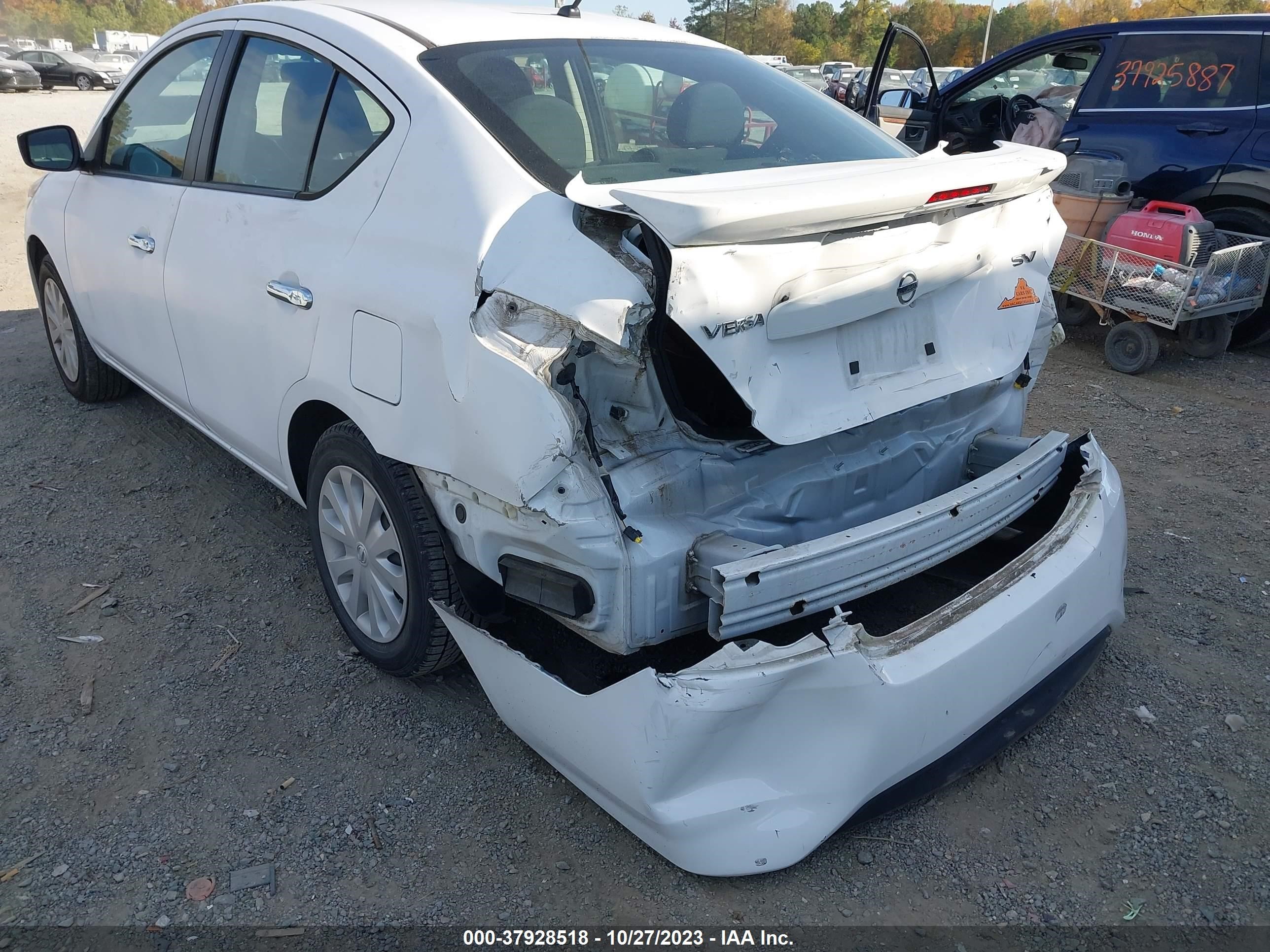 Photo 5 VIN: 3N1CN7AP8HL847465 - NISSAN VERSA 