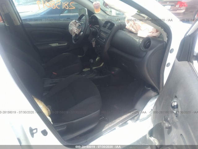 Photo 4 VIN: 3N1CN7AP8JL815086 - NISSAN VERSA SEDAN 