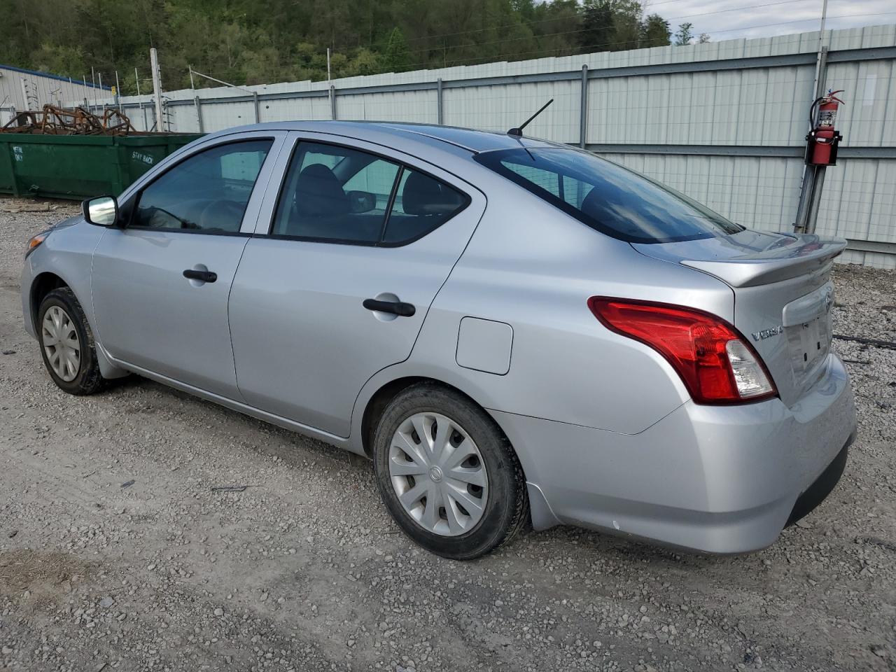 Photo 1 VIN: 3N1CN7AP8JL832938 - NISSAN VERSA 