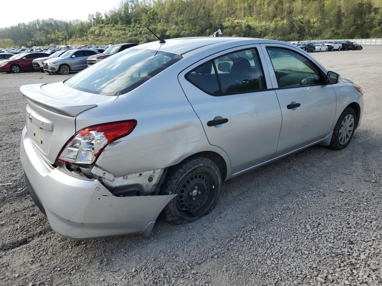 Photo 2 VIN: 3N1CN7AP8JL832938 - NISSAN VERSA 