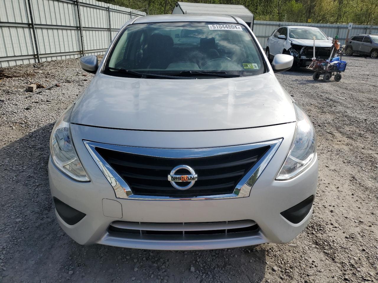 Photo 4 VIN: 3N1CN7AP8JL832938 - NISSAN VERSA 