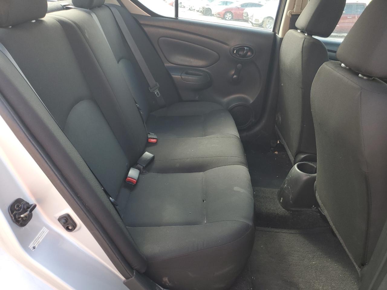 Photo 9 VIN: 3N1CN7AP8JL832938 - NISSAN VERSA 