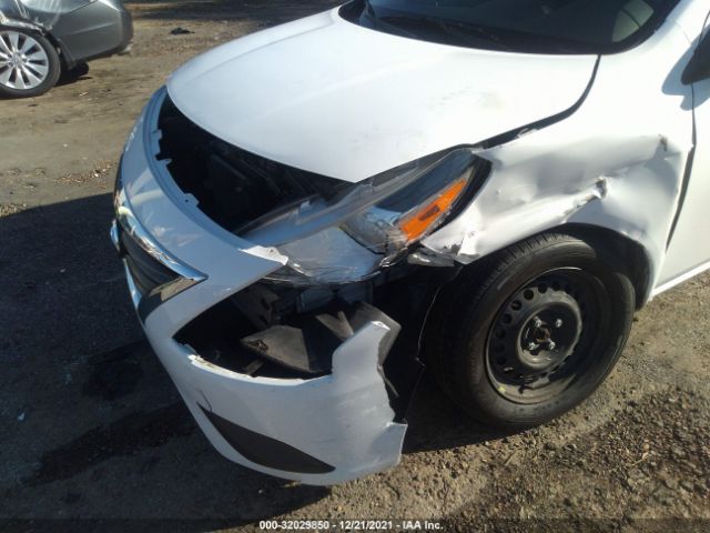 Photo 5 VIN: 3N1CN7AP8JL837900 - NISSAN VERSA SEDAN 