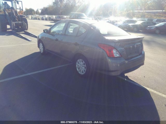 Photo 2 VIN: 3N1CN7AP8JL843339 - NISSAN VERSA 