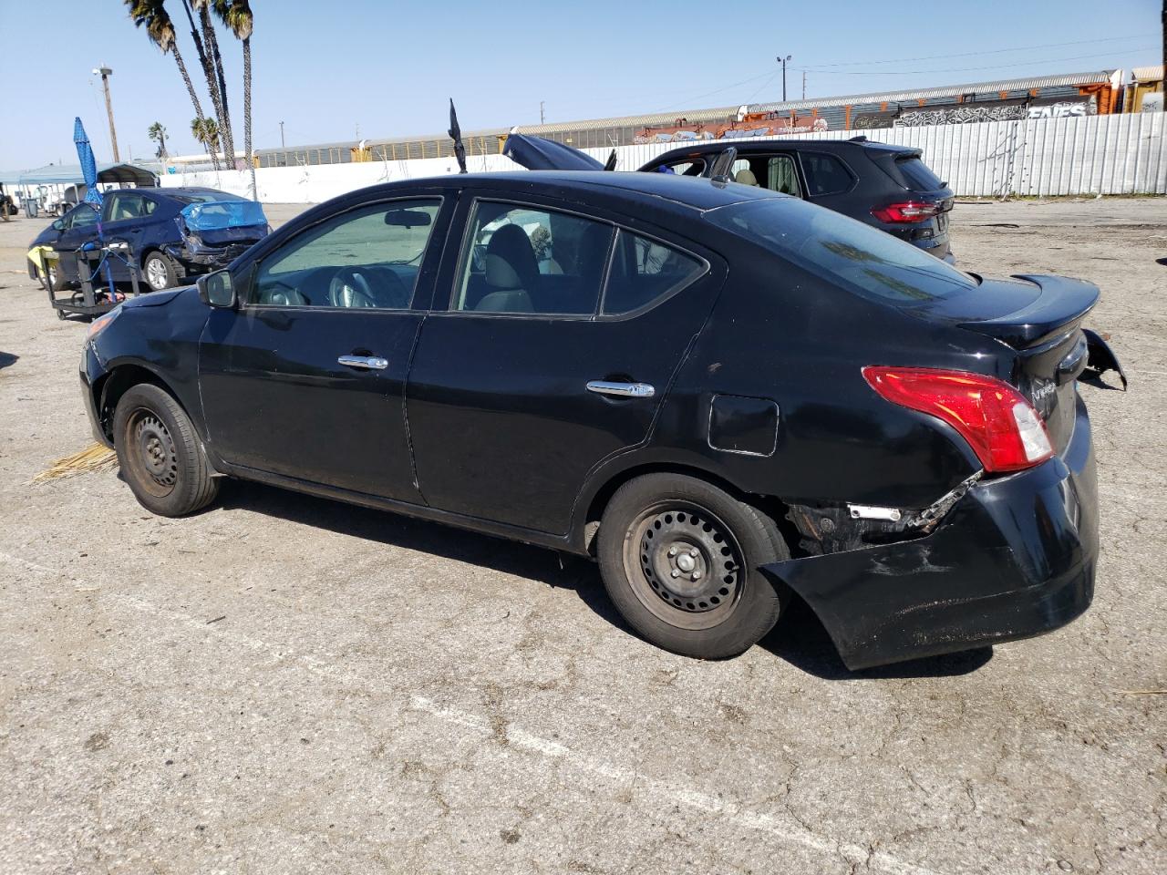 Photo 1 VIN: 3N1CN7AP8JL867933 - NISSAN VERSA 