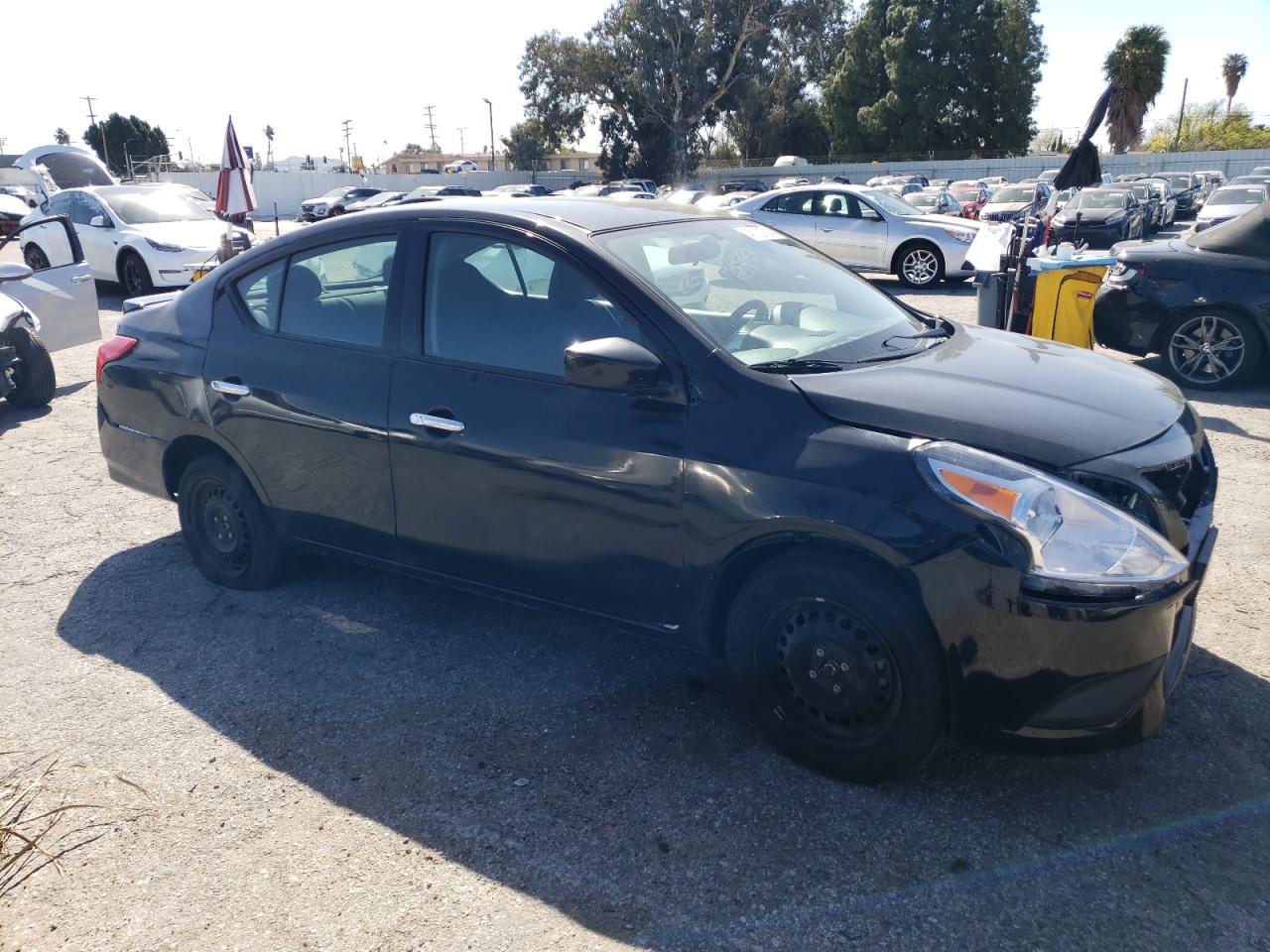 Photo 3 VIN: 3N1CN7AP8JL867933 - NISSAN VERSA 