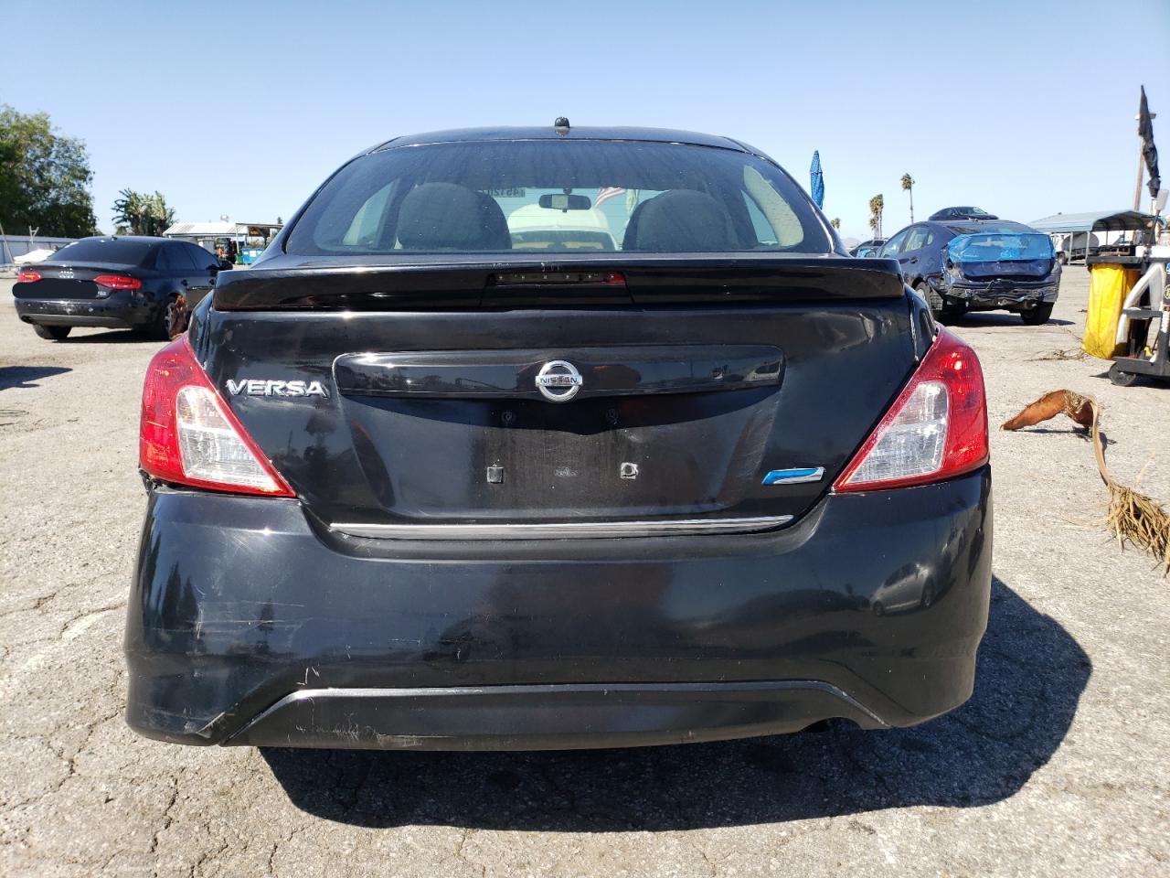 Photo 5 VIN: 3N1CN7AP8JL867933 - NISSAN VERSA 