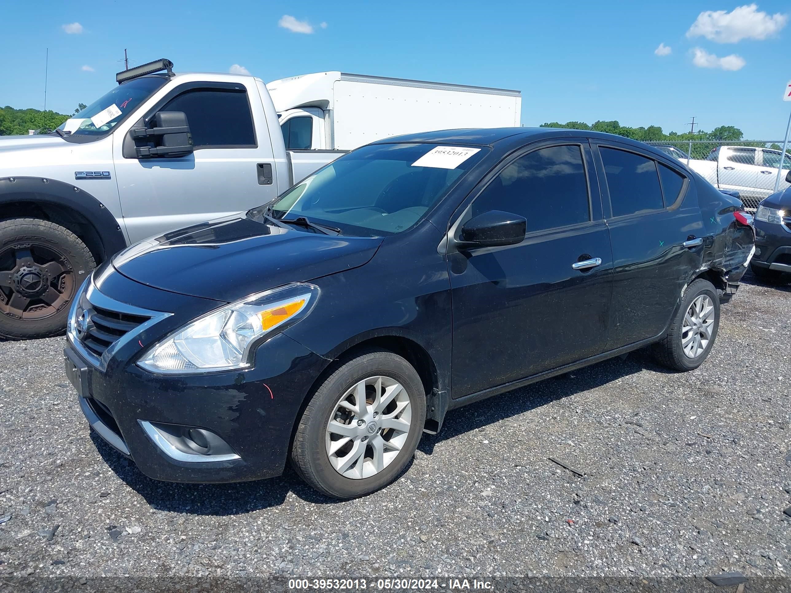 Photo 1 VIN: 3N1CN7AP8JL886109 - NISSAN VERSA 