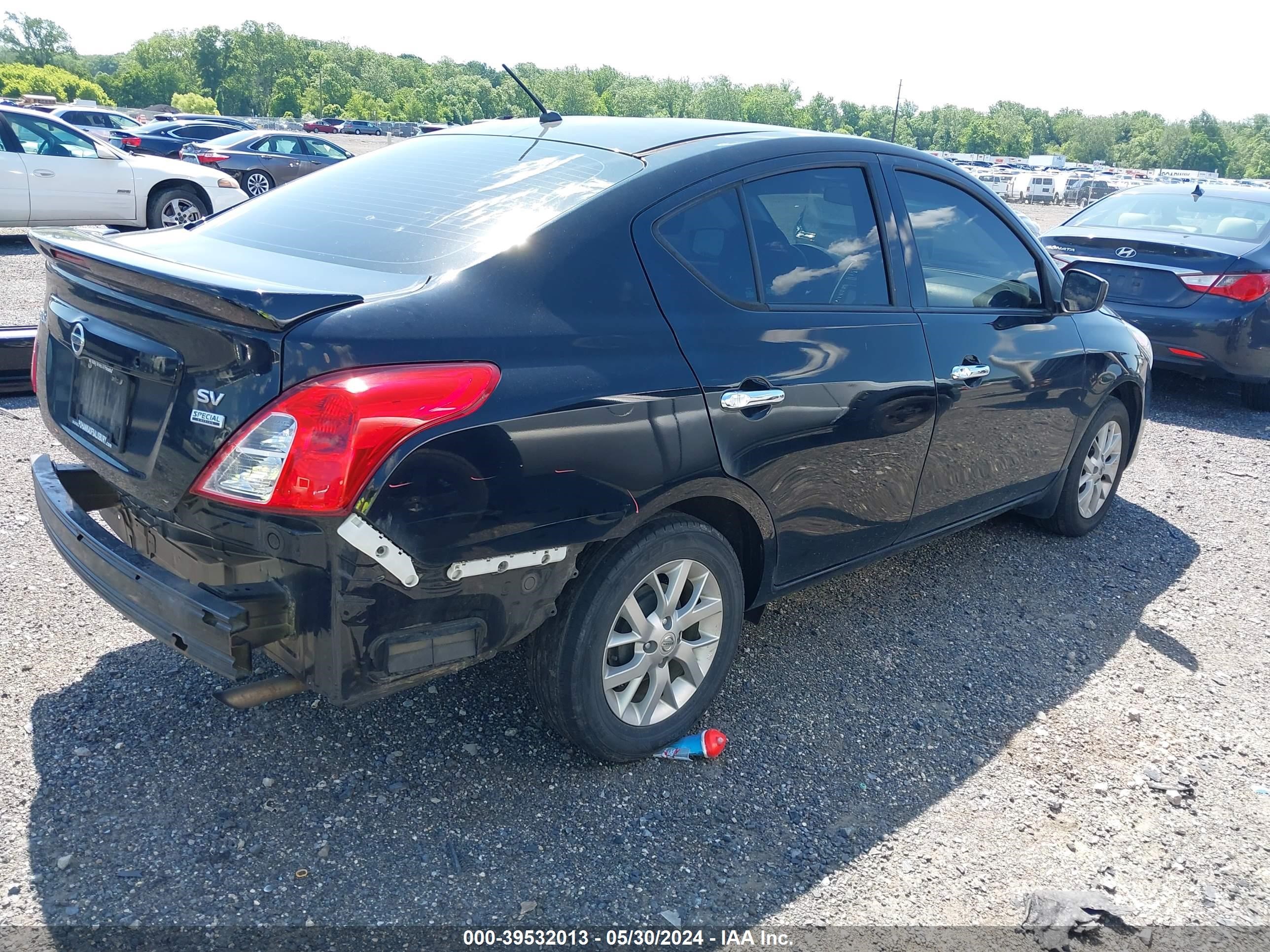 Photo 3 VIN: 3N1CN7AP8JL886109 - NISSAN VERSA 