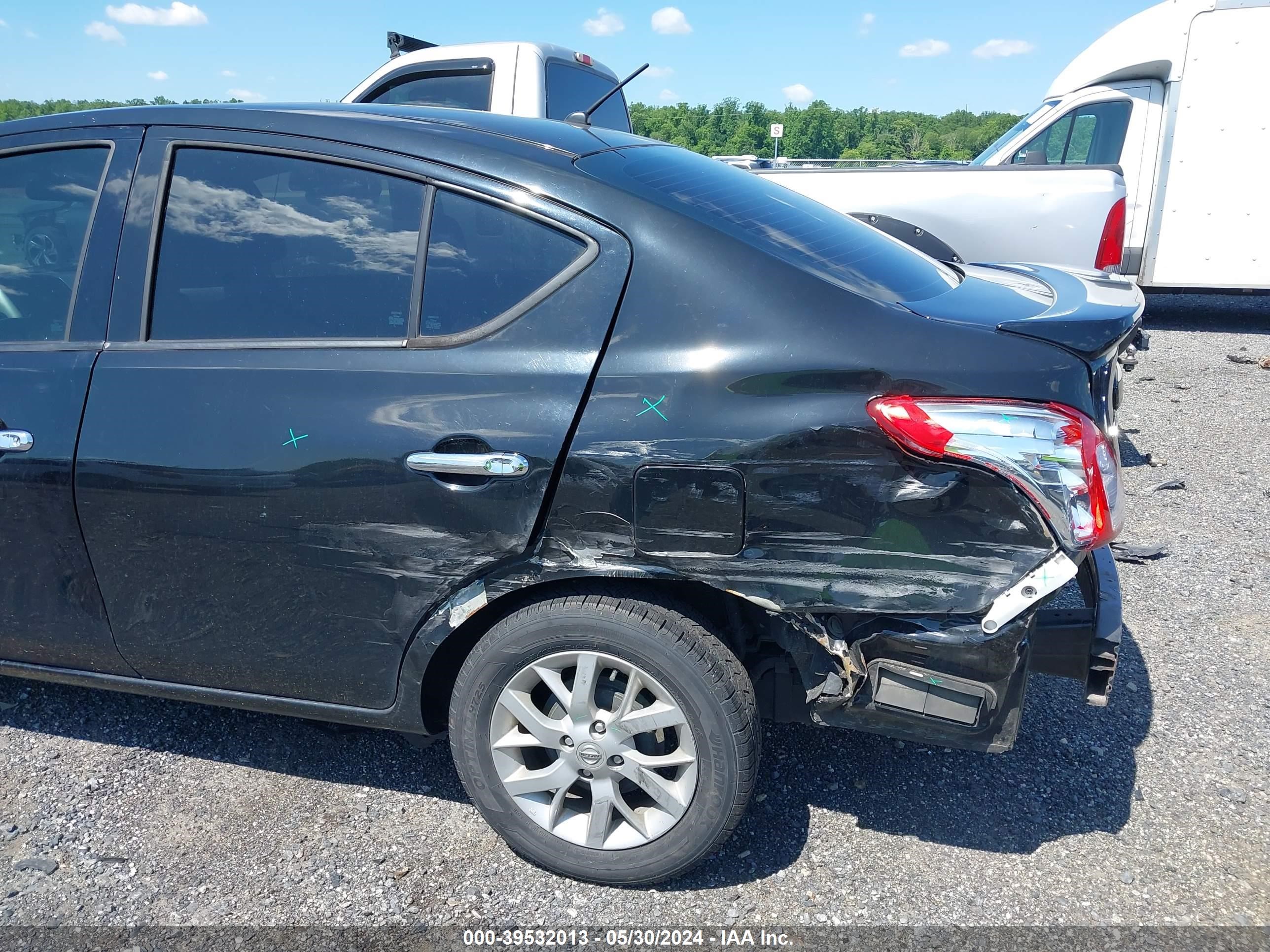 Photo 5 VIN: 3N1CN7AP8JL886109 - NISSAN VERSA 