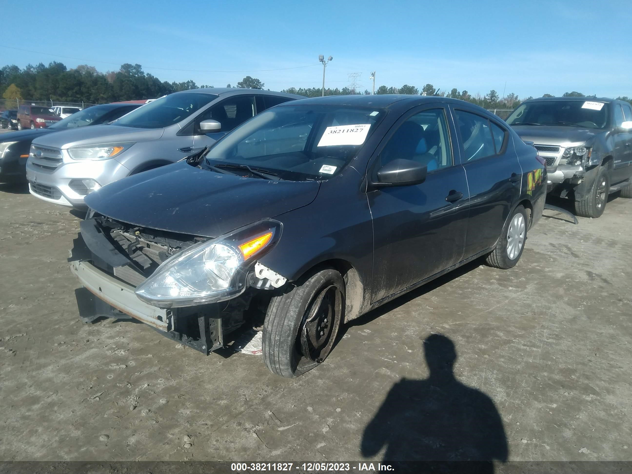 Photo 1 VIN: 3N1CN7AP8JL887597 - NISSAN VERSA 