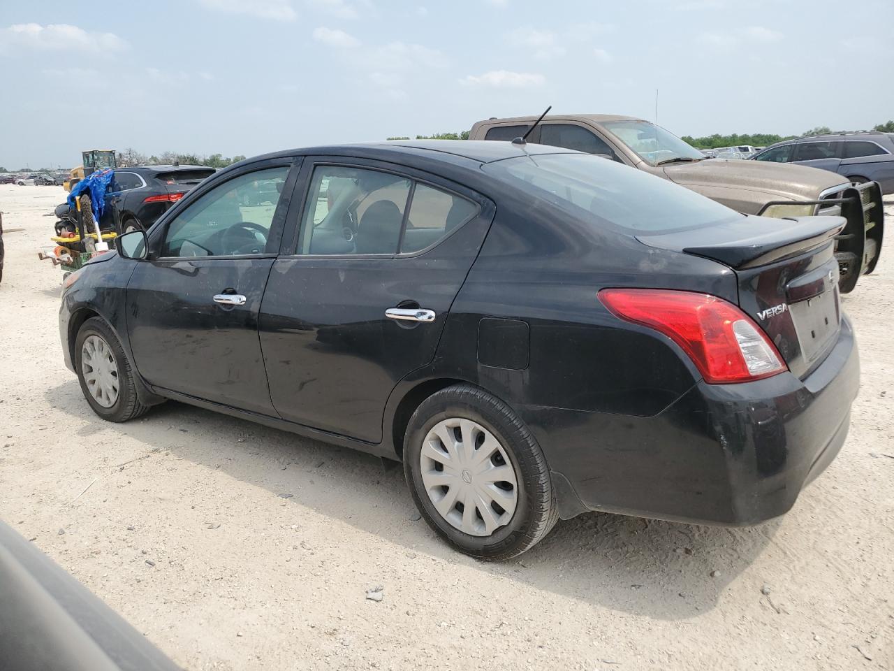 Photo 1 VIN: 3N1CN7AP8KL807006 - NISSAN VERSA 