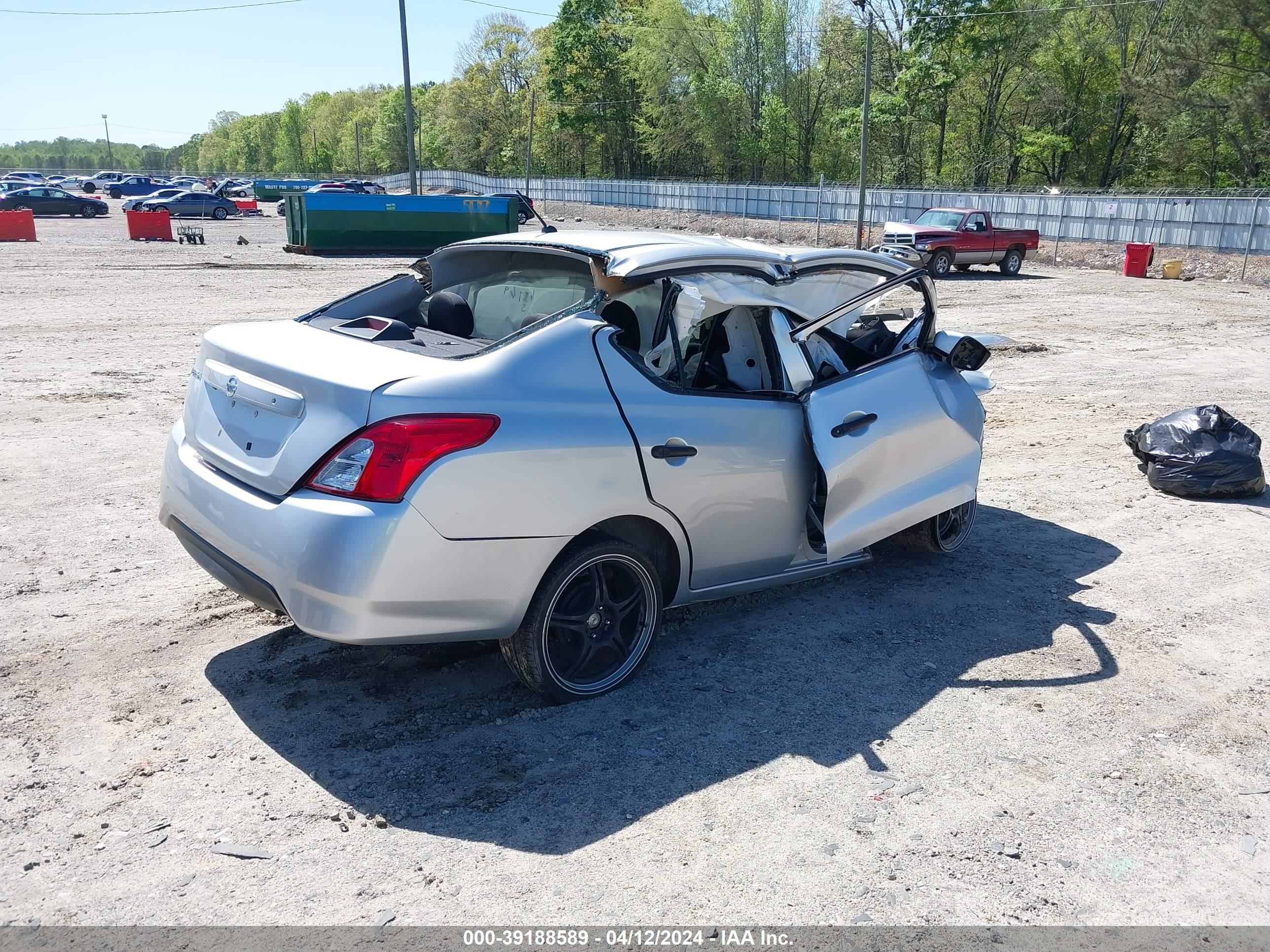 Photo 3 VIN: 3N1CN7AP8KL822069 - NISSAN VERSA 