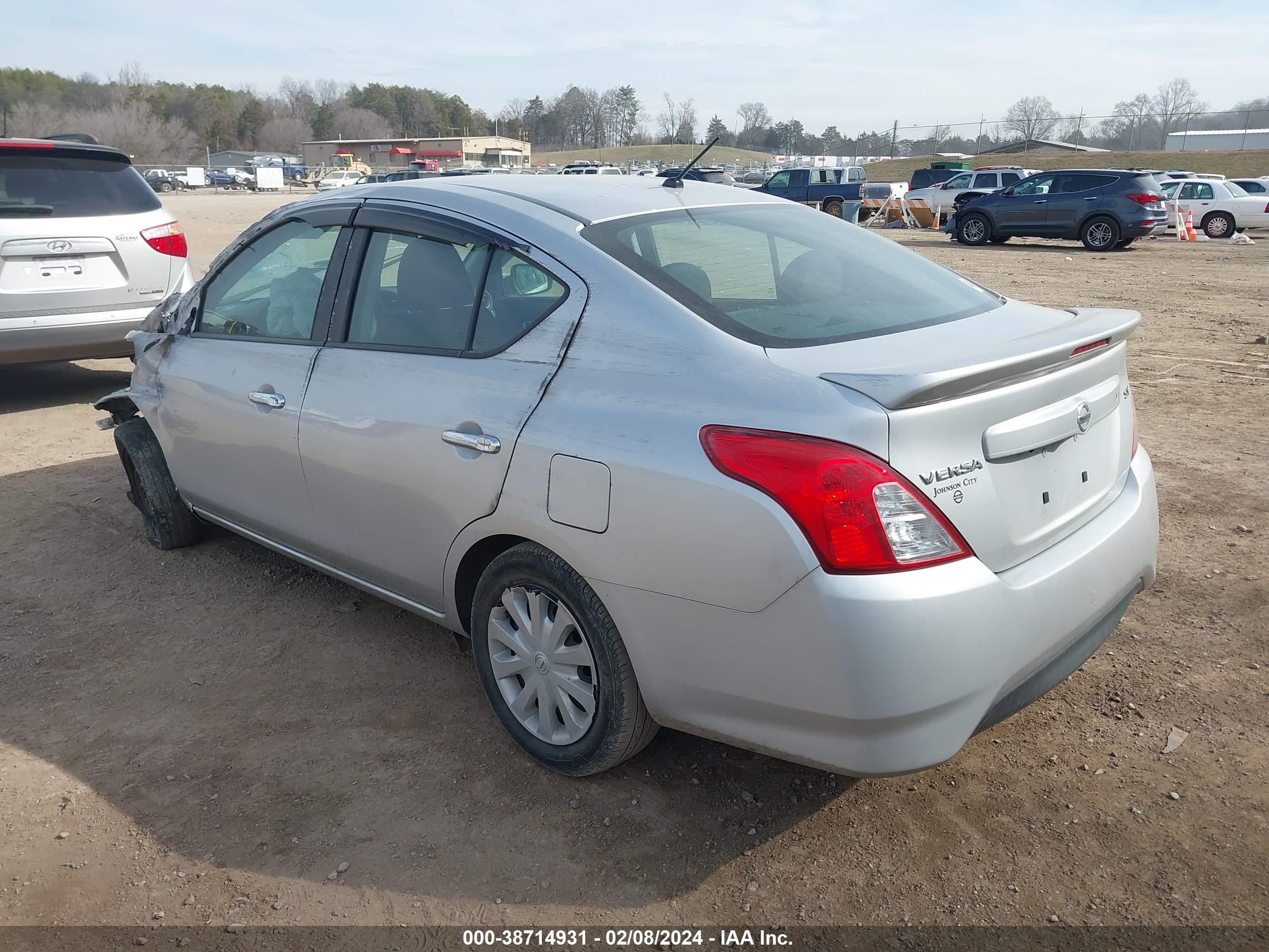 Photo 2 VIN: 3N1CN7AP8KL823531 - NISSAN VERSA 