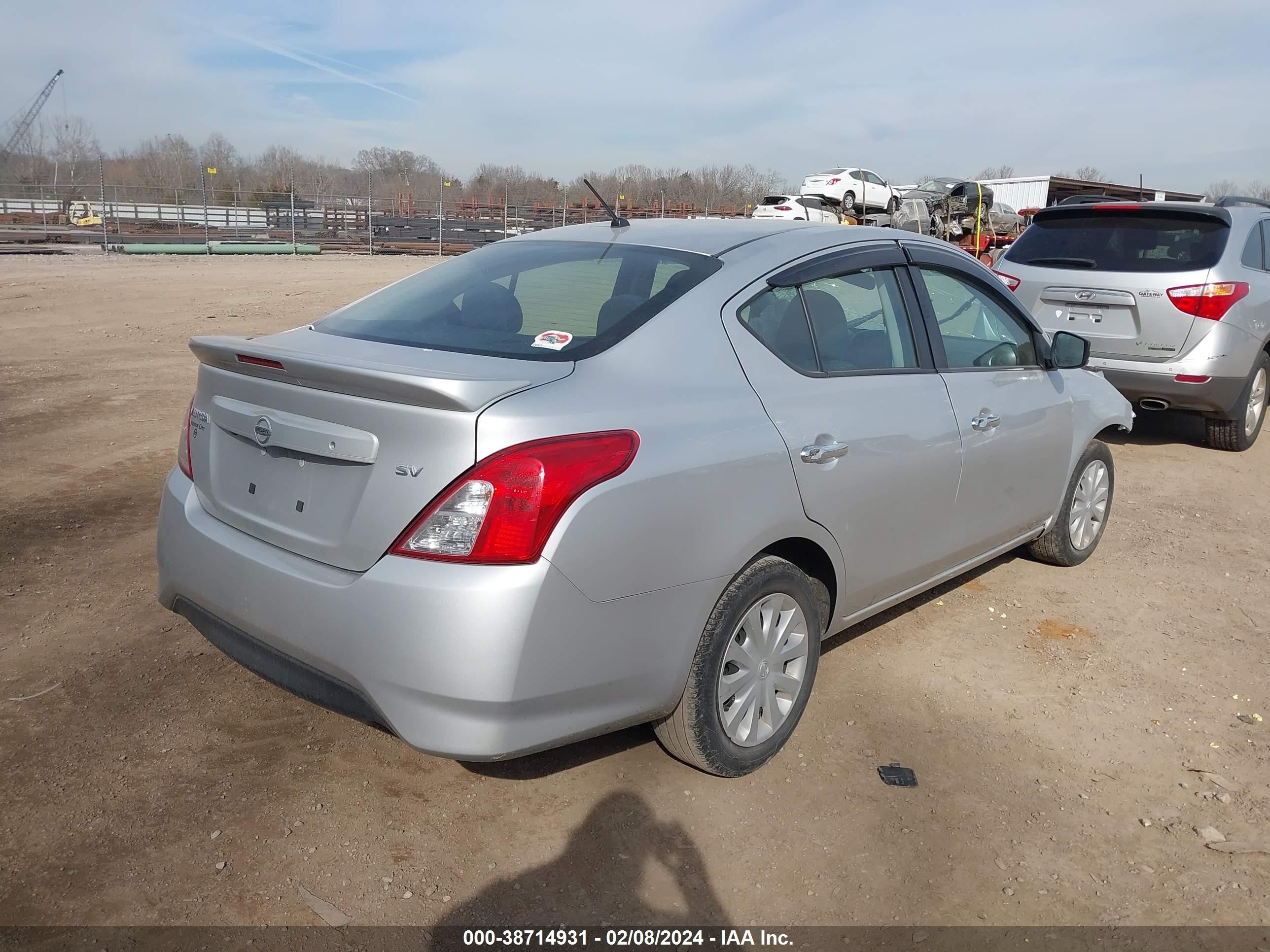 Photo 3 VIN: 3N1CN7AP8KL823531 - NISSAN VERSA 