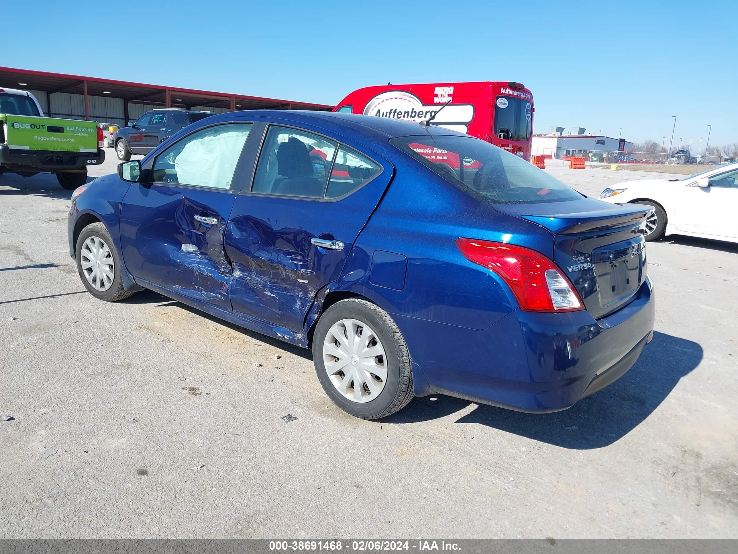 Photo 2 VIN: 3N1CN7AP8KL837686 - NISSAN VERSA 