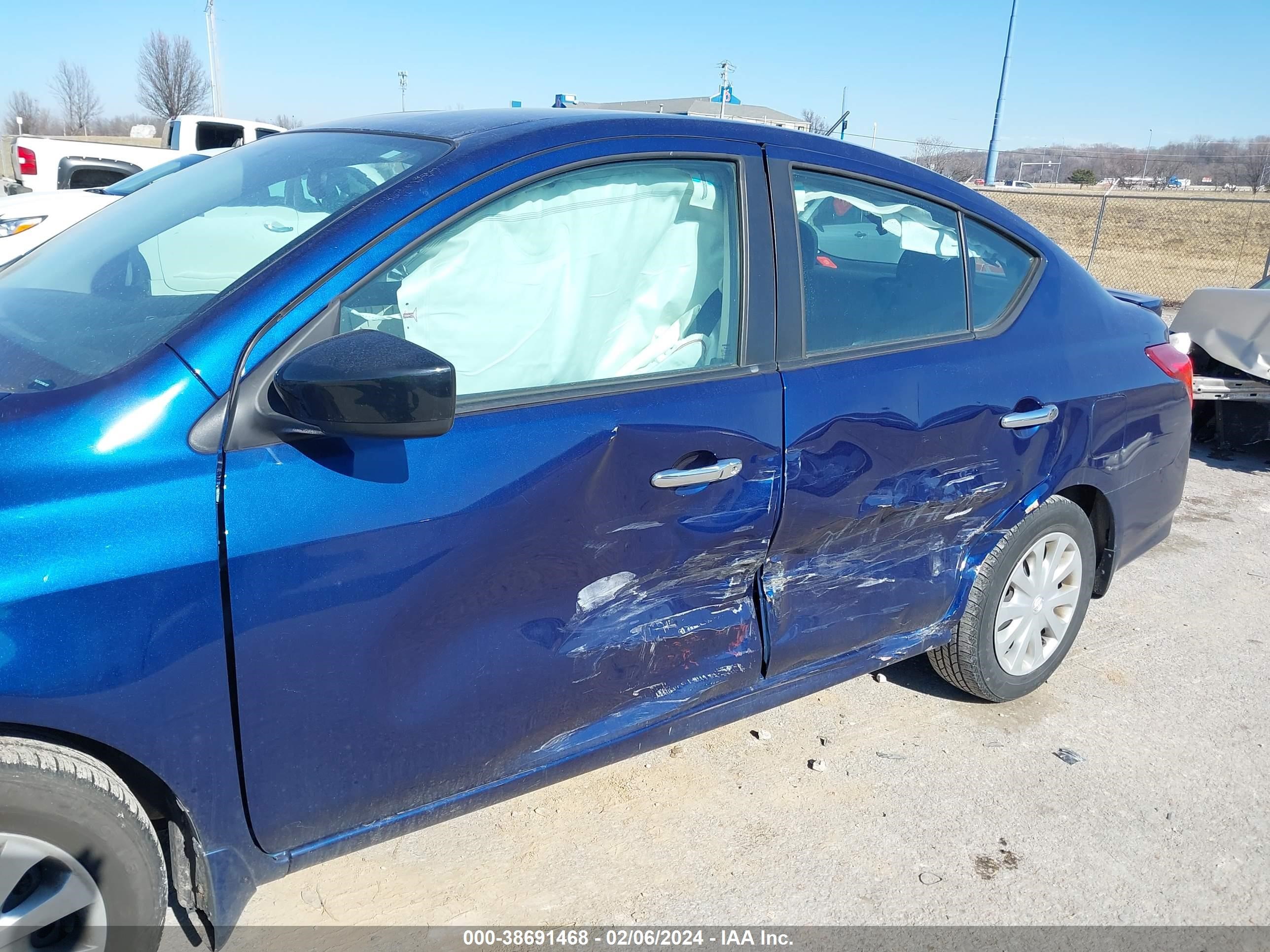 Photo 5 VIN: 3N1CN7AP8KL837686 - NISSAN VERSA 