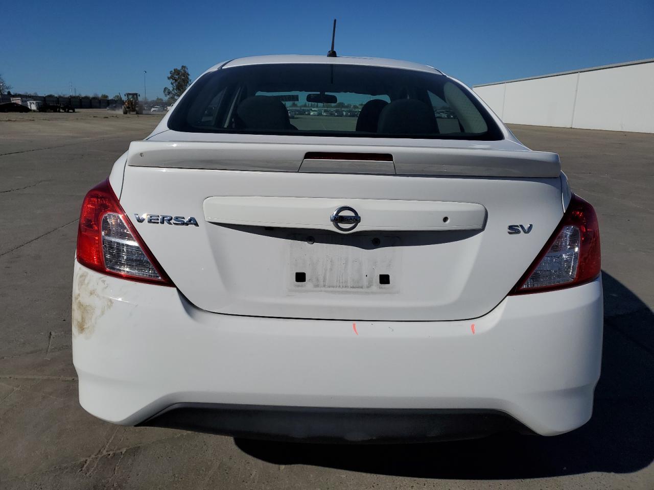 Photo 5 VIN: 3N1CN7AP8KL875533 - NISSAN VERSA 