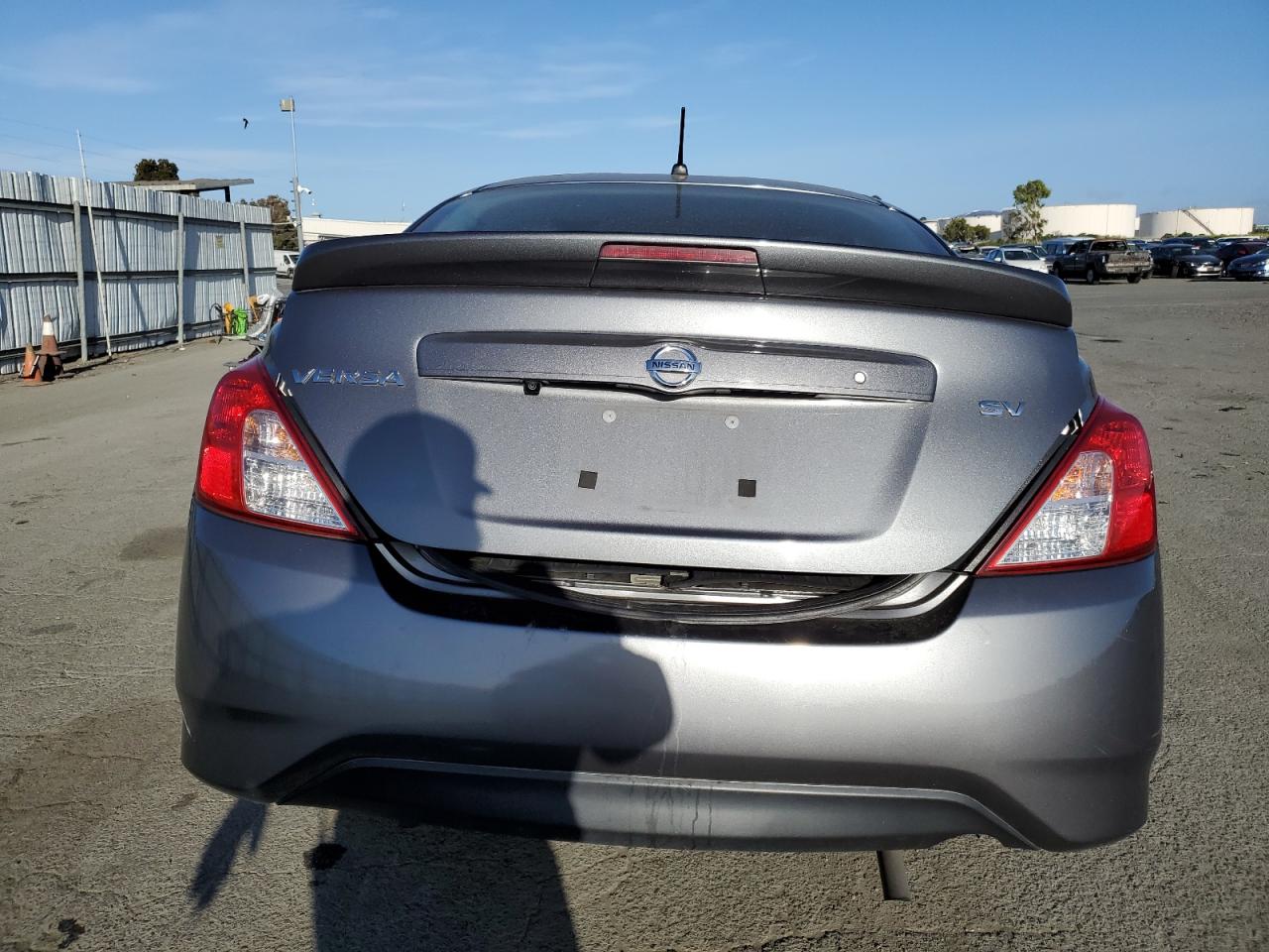 Photo 5 VIN: 3N1CN7AP8KL880408 - NISSAN VERSA 