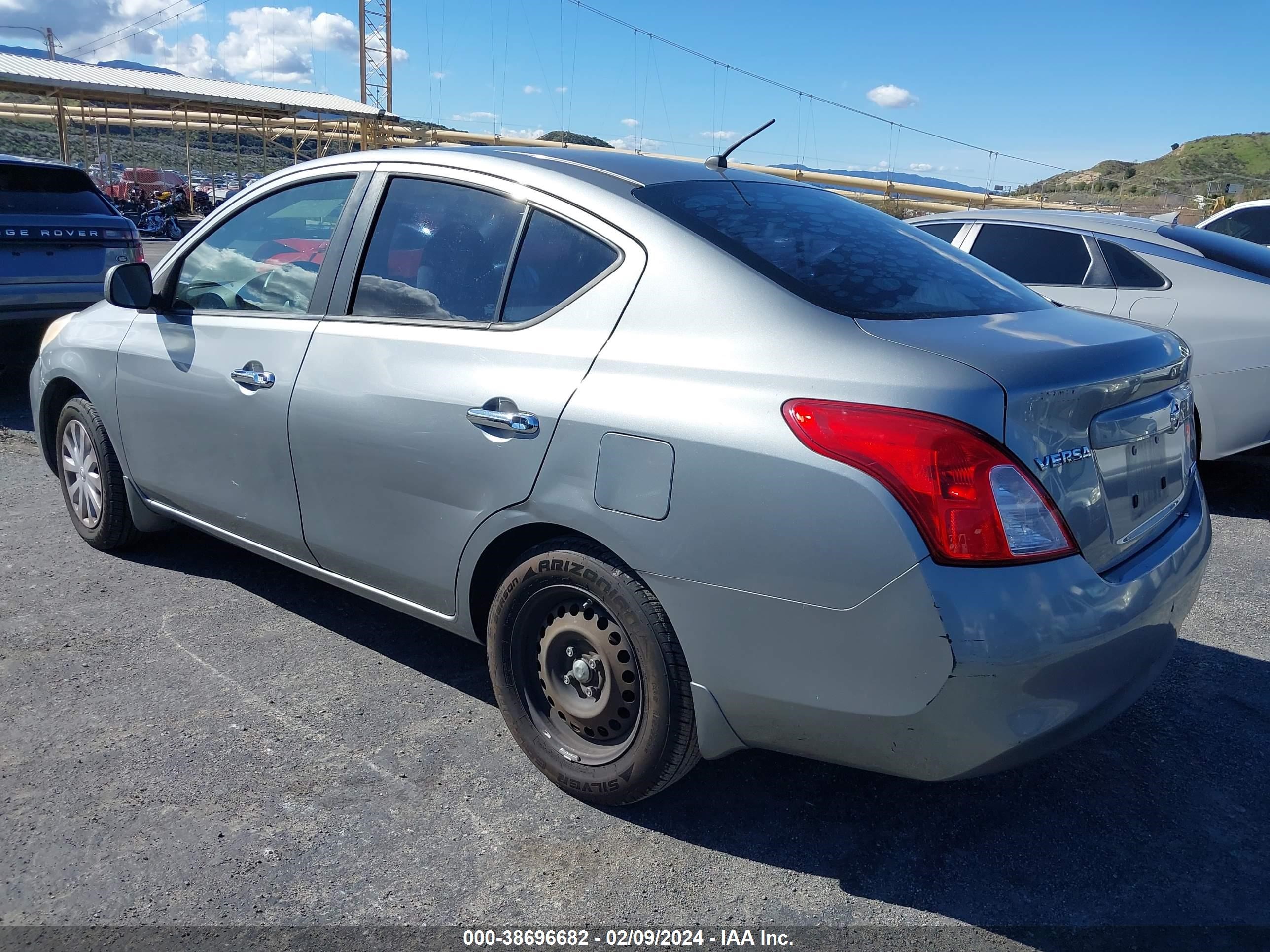 Photo 2 VIN: 3N1CN7AP9CL861061 - NISSAN VERSA 