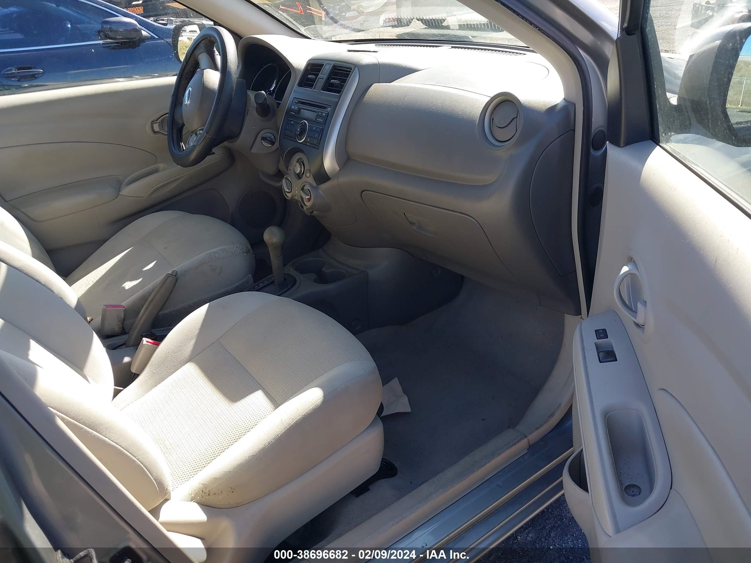 Photo 4 VIN: 3N1CN7AP9CL861061 - NISSAN VERSA 