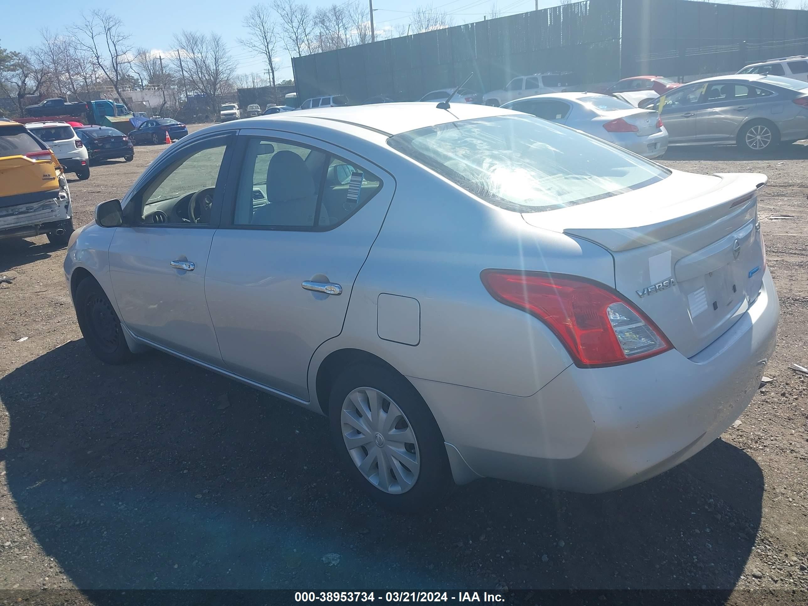 Photo 2 VIN: 3N1CN7AP9DL839675 - NISSAN VERSA 