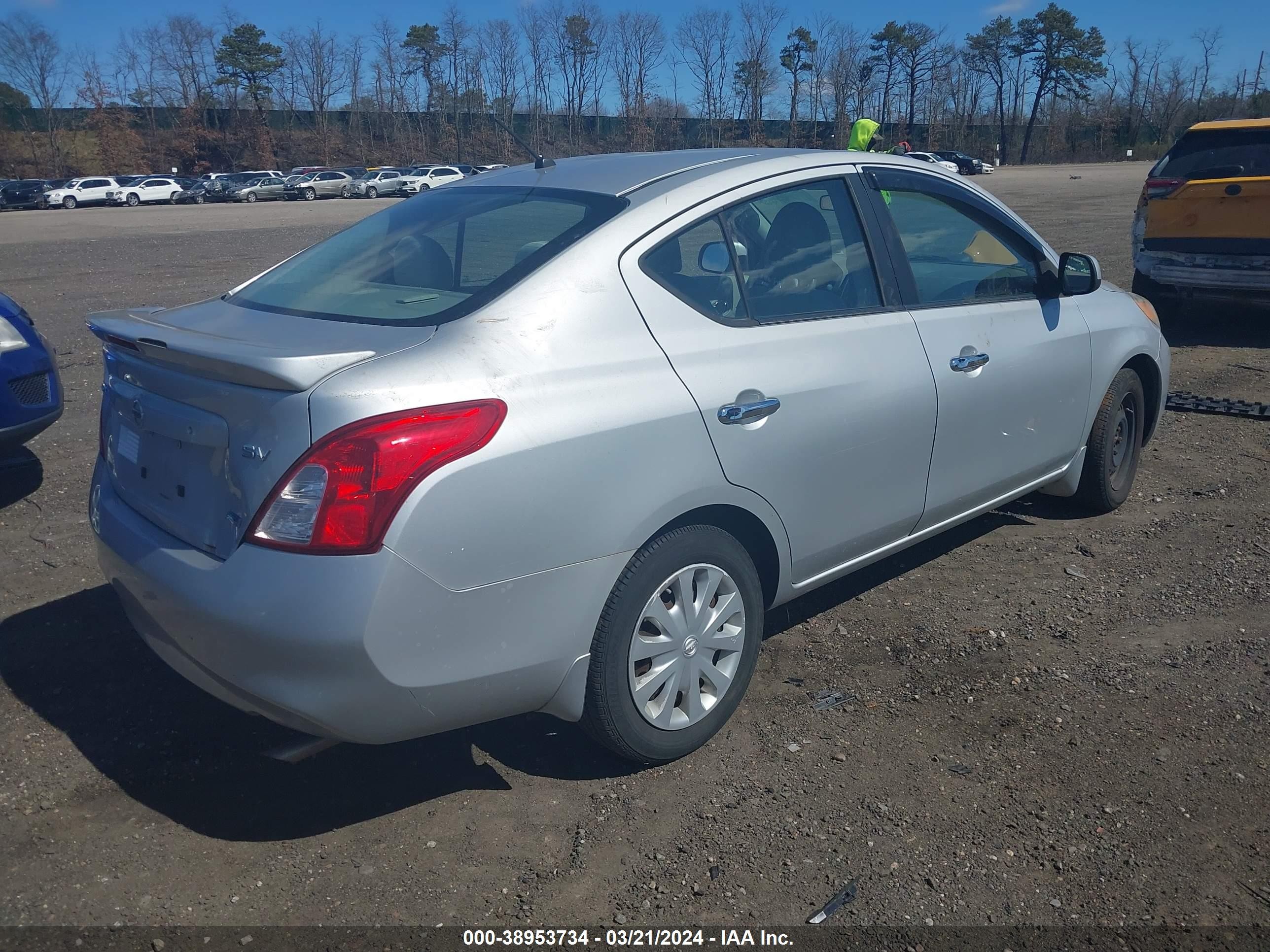 Photo 3 VIN: 3N1CN7AP9DL839675 - NISSAN VERSA 