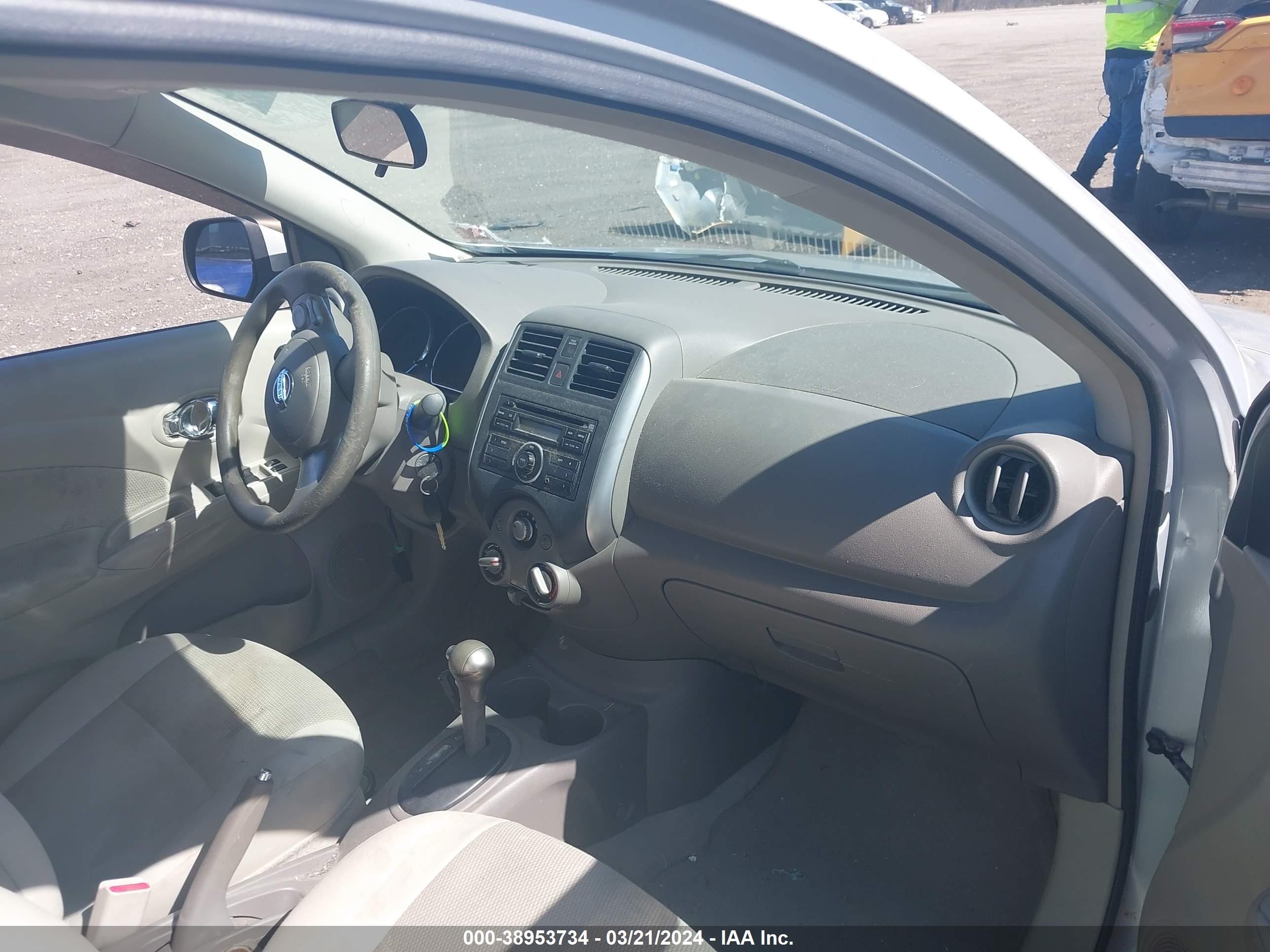 Photo 4 VIN: 3N1CN7AP9DL839675 - NISSAN VERSA 