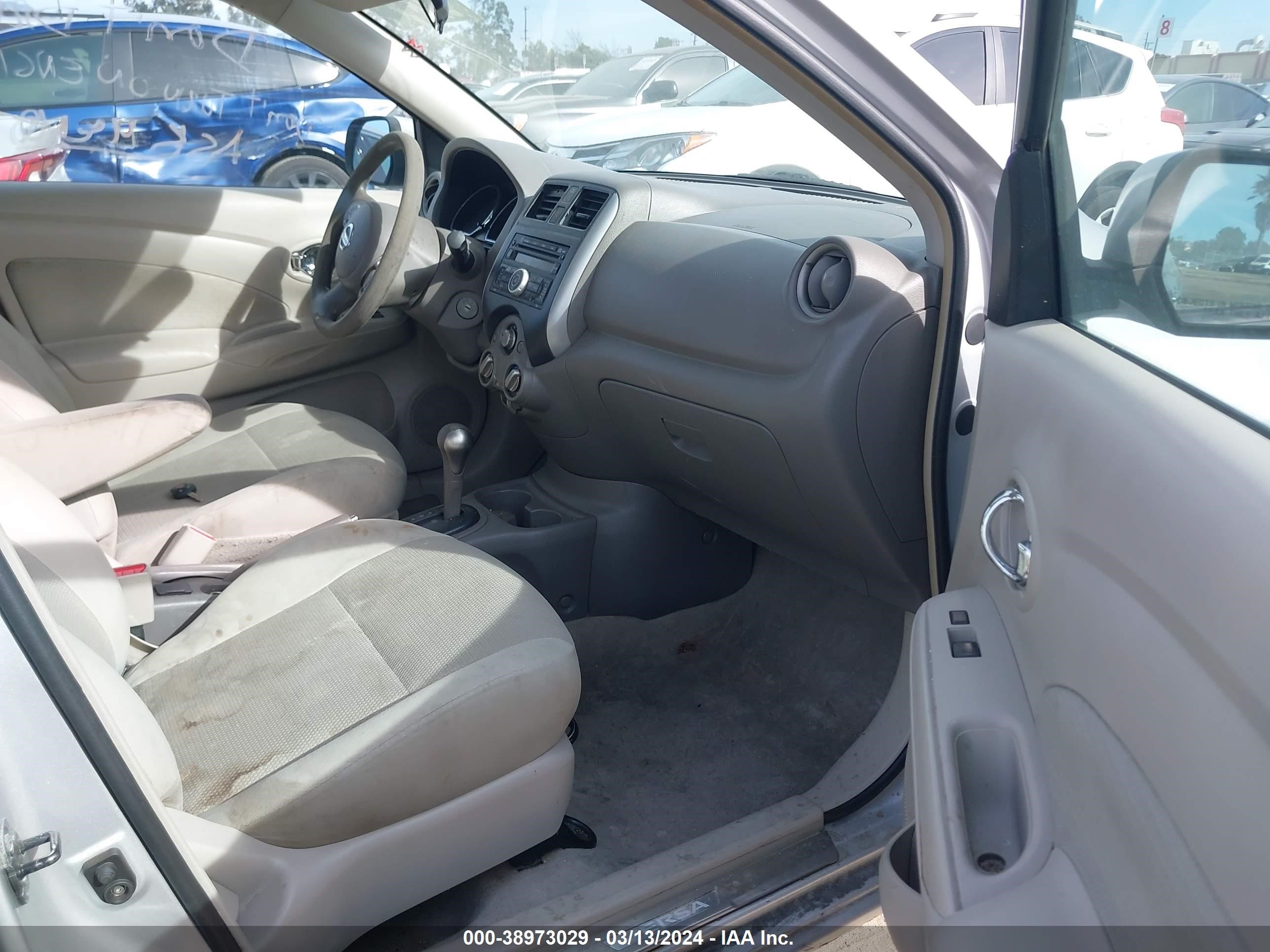 Photo 4 VIN: 3N1CN7AP9DL890089 - NISSAN VERSA 