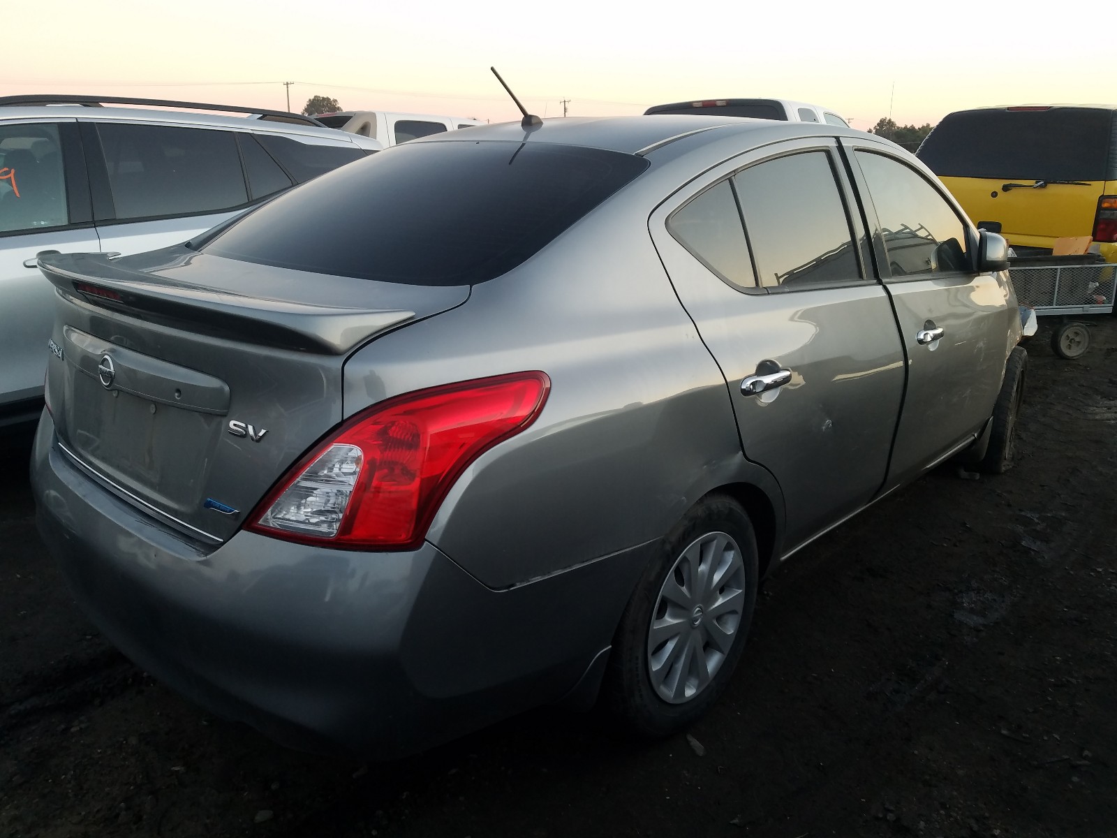 Photo 3 VIN: 3N1CN7AP9EK464653 - NISSAN VERSA S 