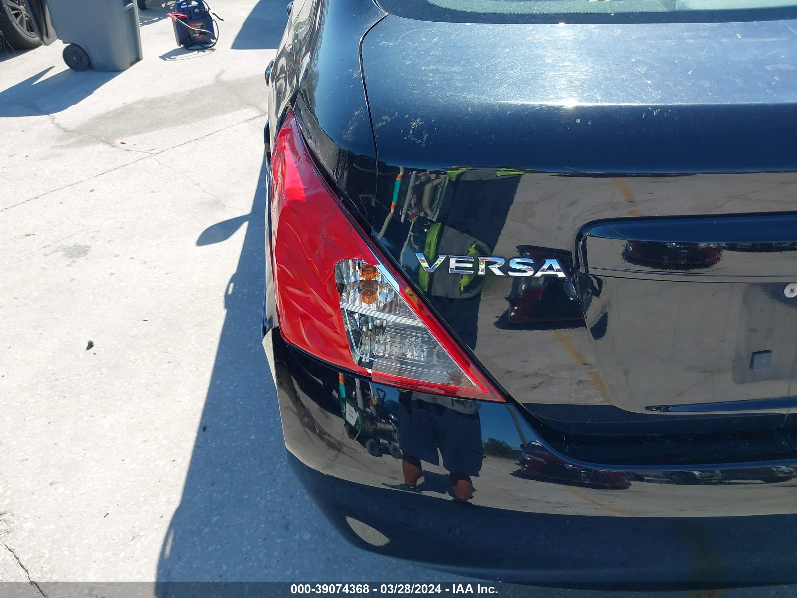 Photo 13 VIN: 3N1CN7AP9EL828418 - NISSAN VERSA 