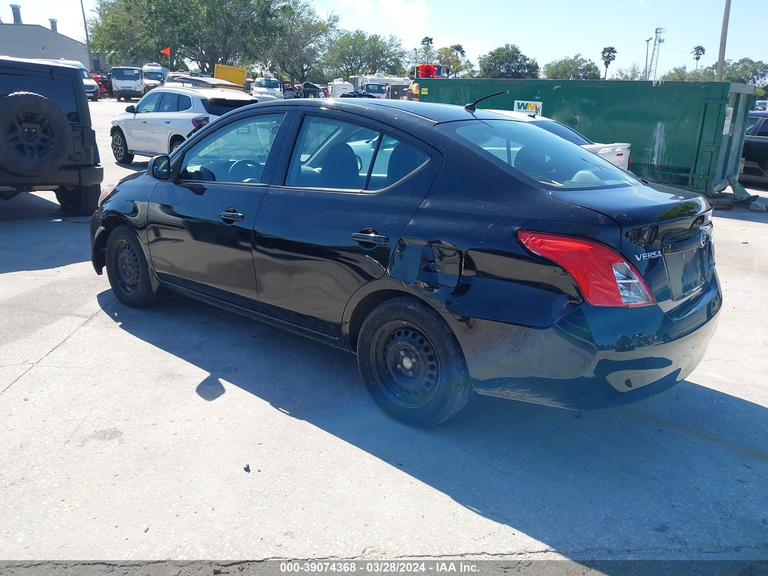 Photo 2 VIN: 3N1CN7AP9EL828418 - NISSAN VERSA 