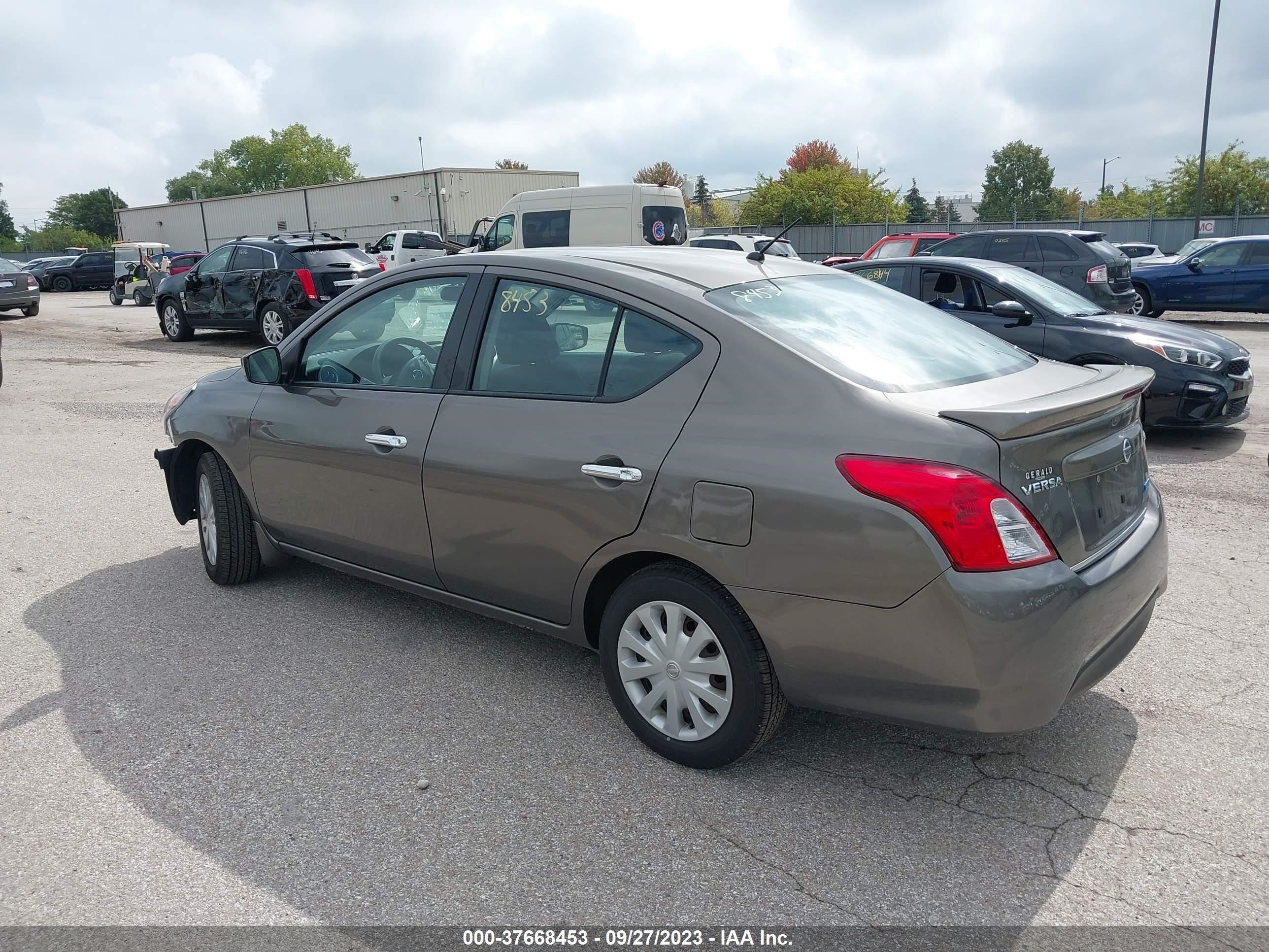 Photo 2 VIN: 3N1CN7AP9FL804363 - NISSAN VERSA 