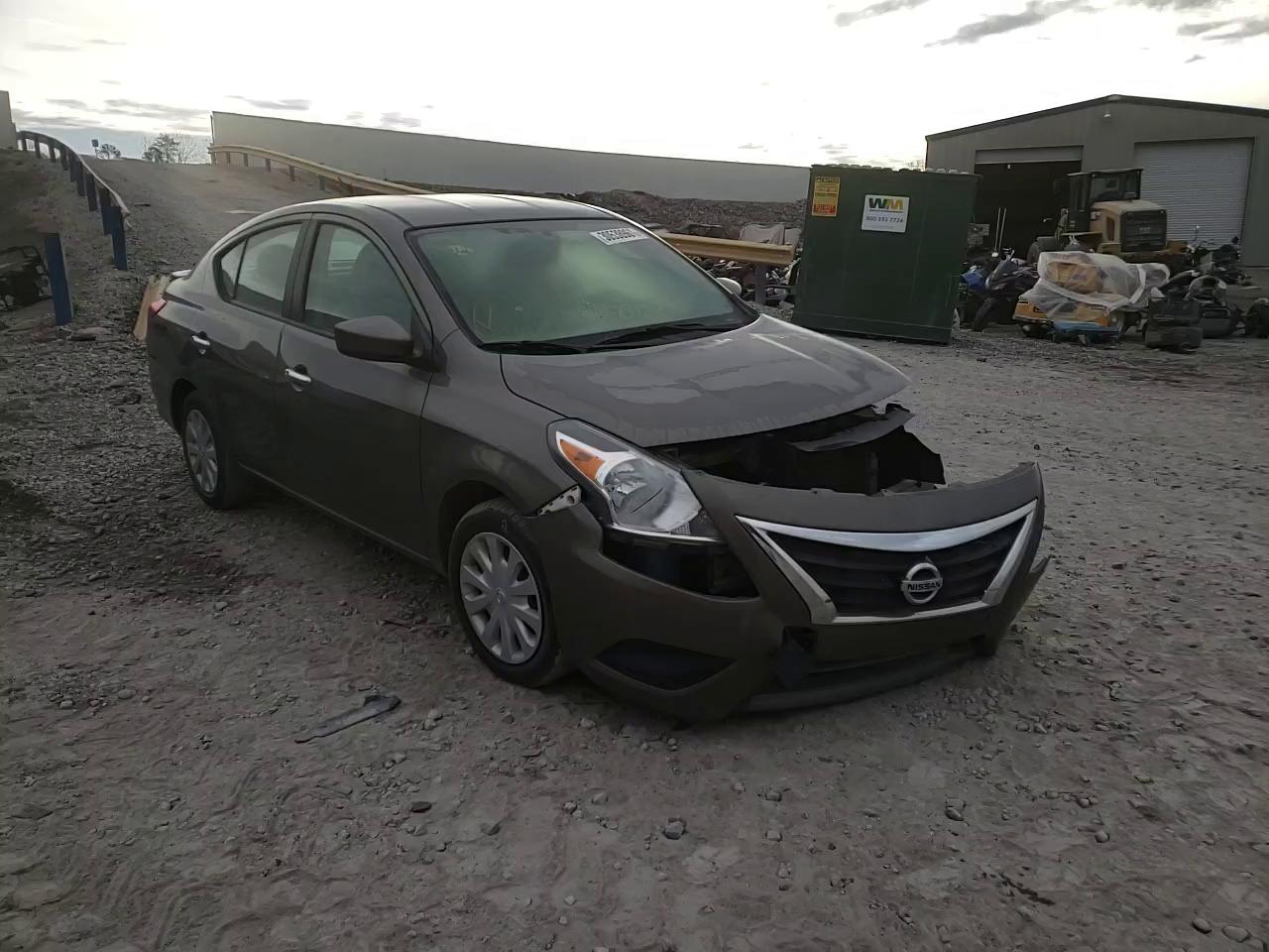 Photo 10 VIN: 3N1CN7AP9FL808798 - NISSAN VERSA S 