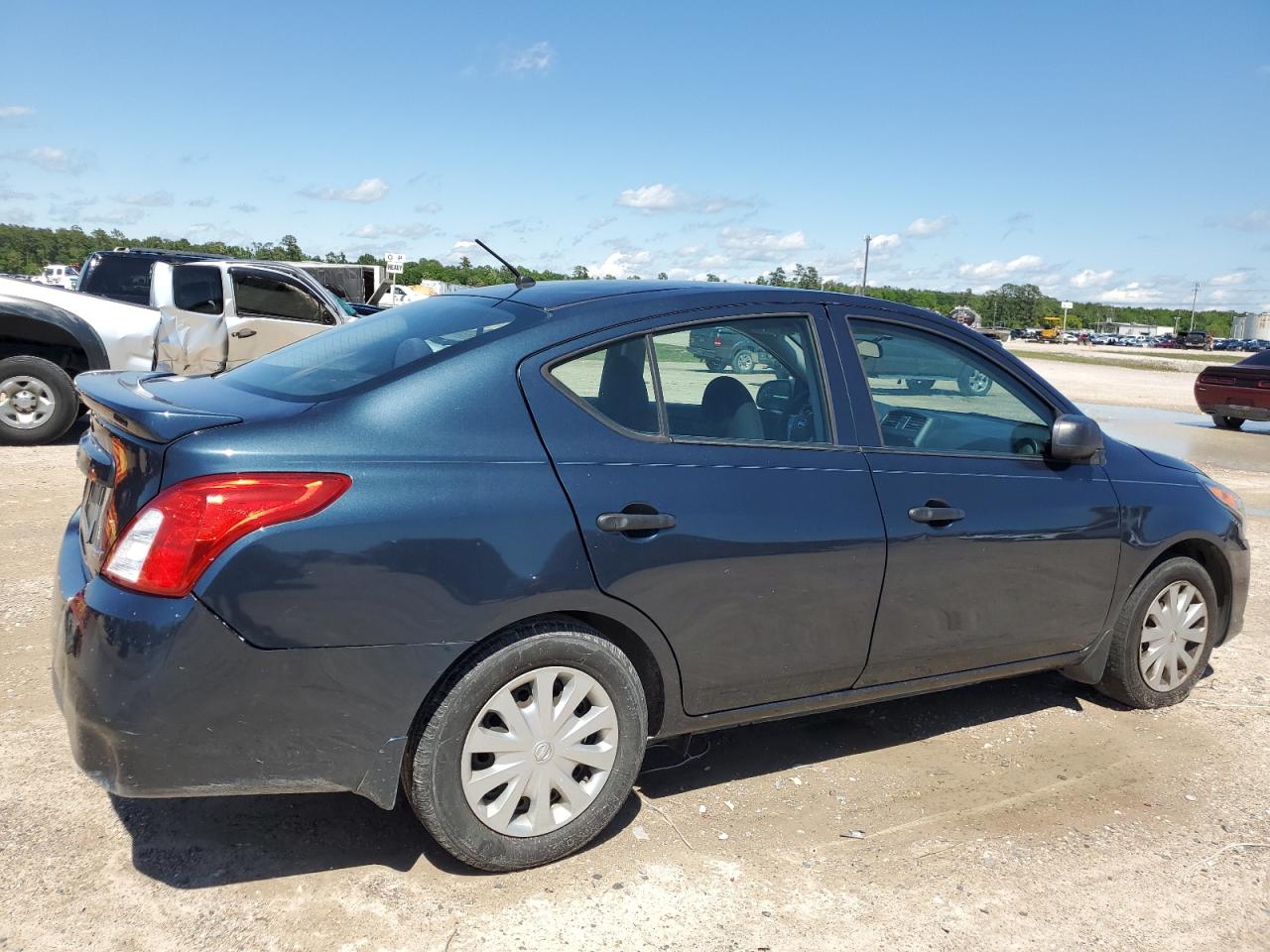 Photo 2 VIN: 3N1CN7AP9FL832812 - NISSAN VERSA 