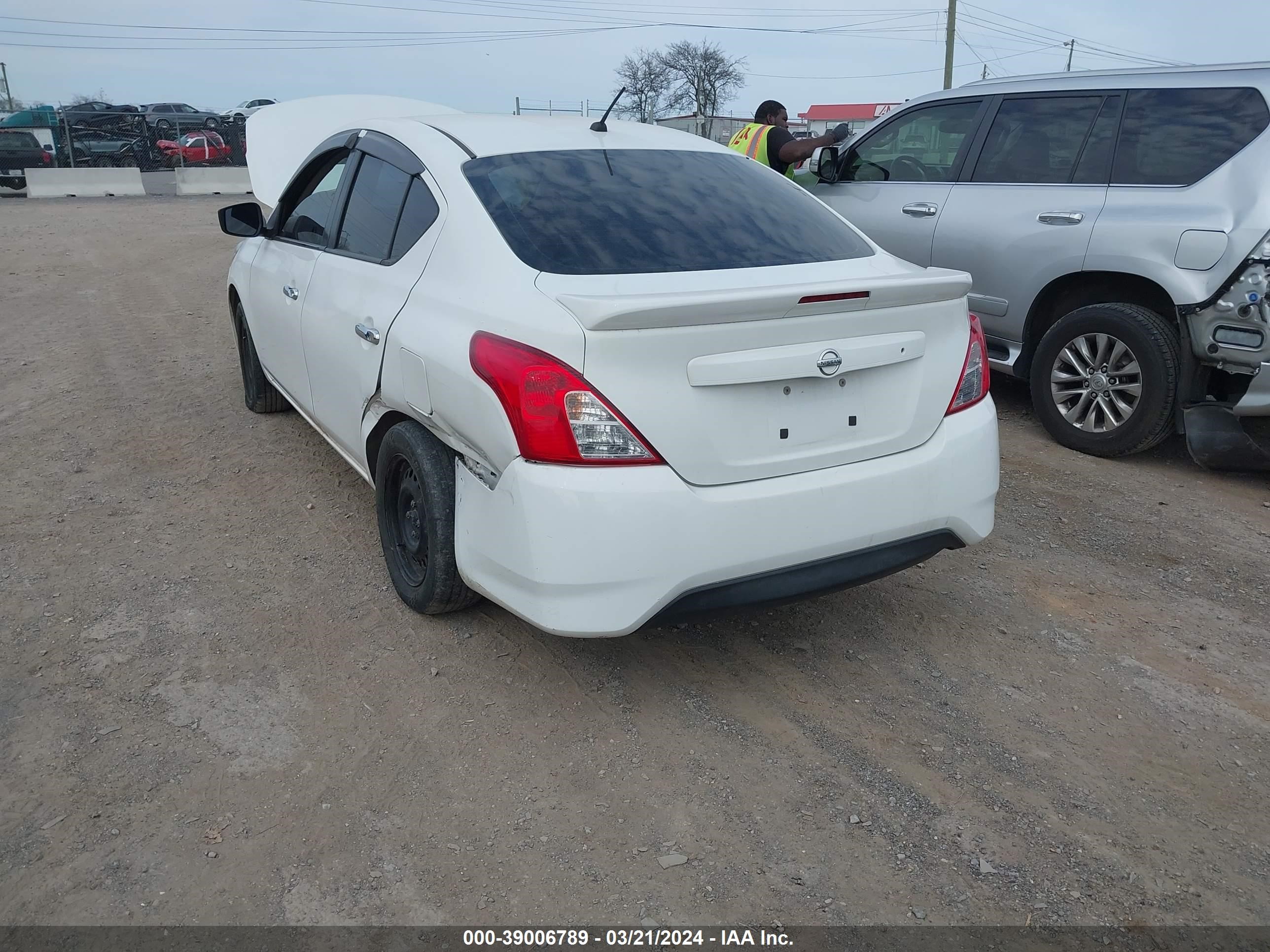 Photo 5 VIN: 3N1CN7AP9FL900784 - NISSAN VERSA 