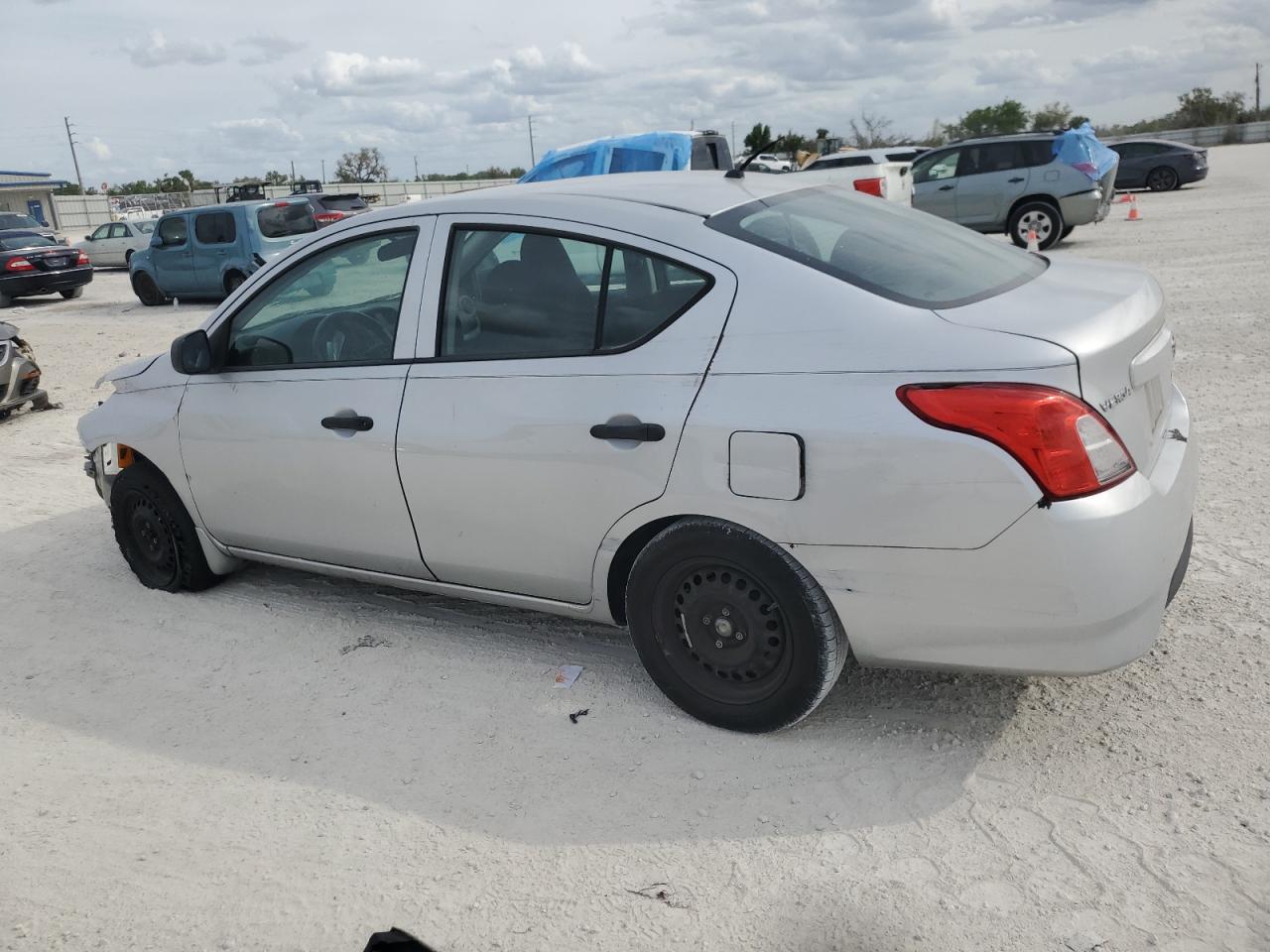 Photo 1 VIN: 3N1CN7AP9FL933199 - NISSAN VERSA 