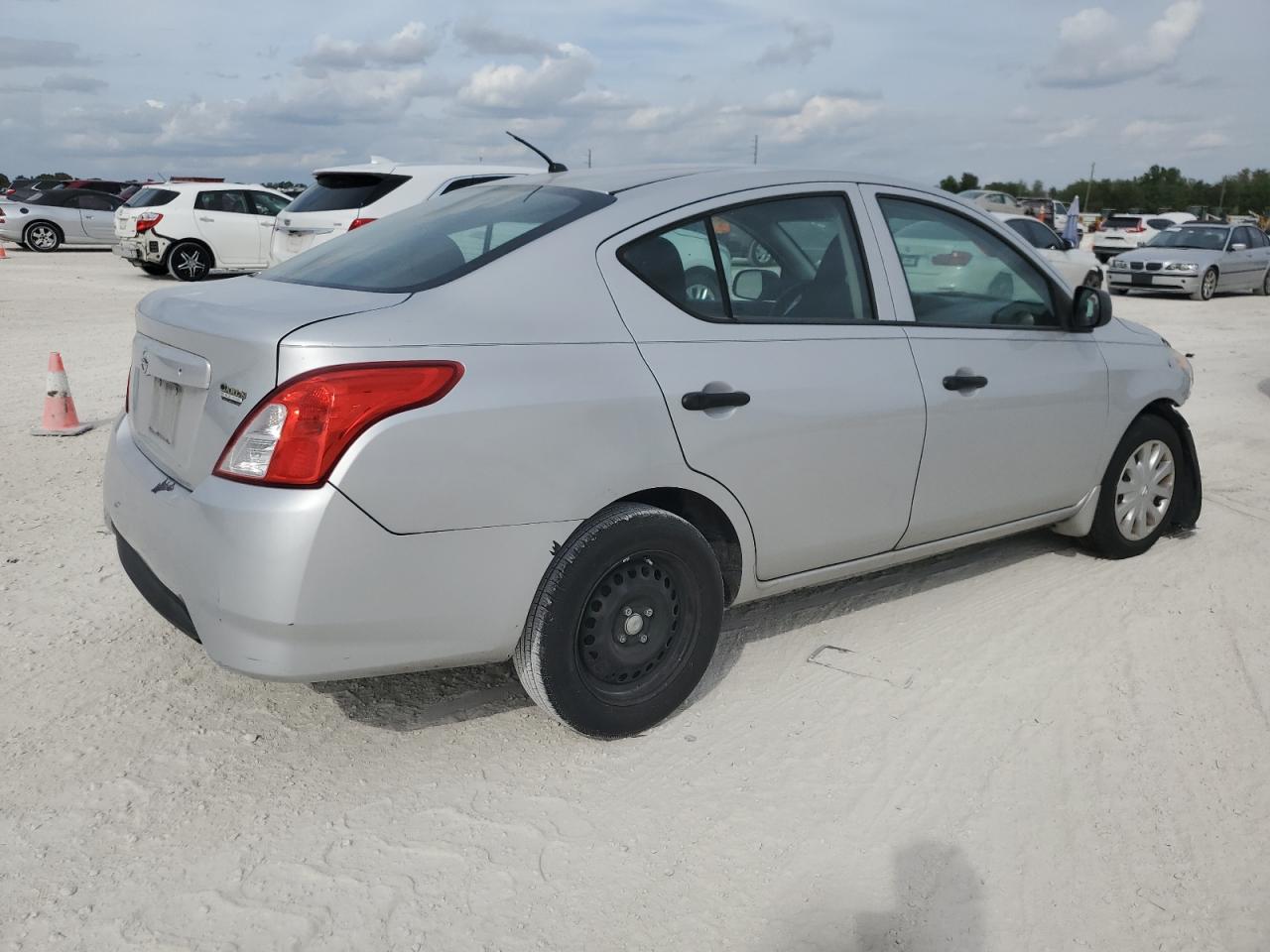 Photo 2 VIN: 3N1CN7AP9FL933199 - NISSAN VERSA 