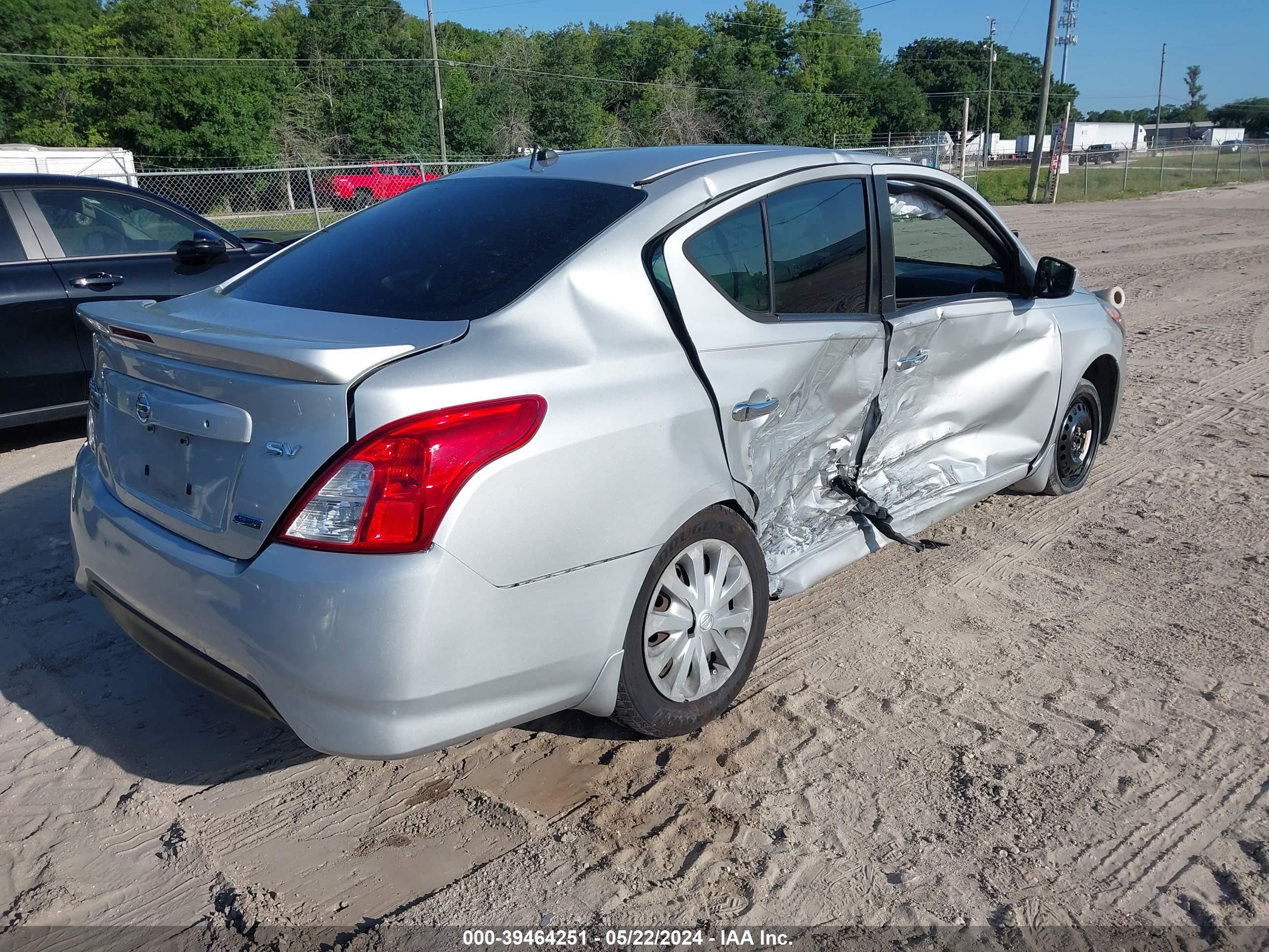 Photo 3 VIN: 3N1CN7AP9FL934322 - NISSAN VERSA 