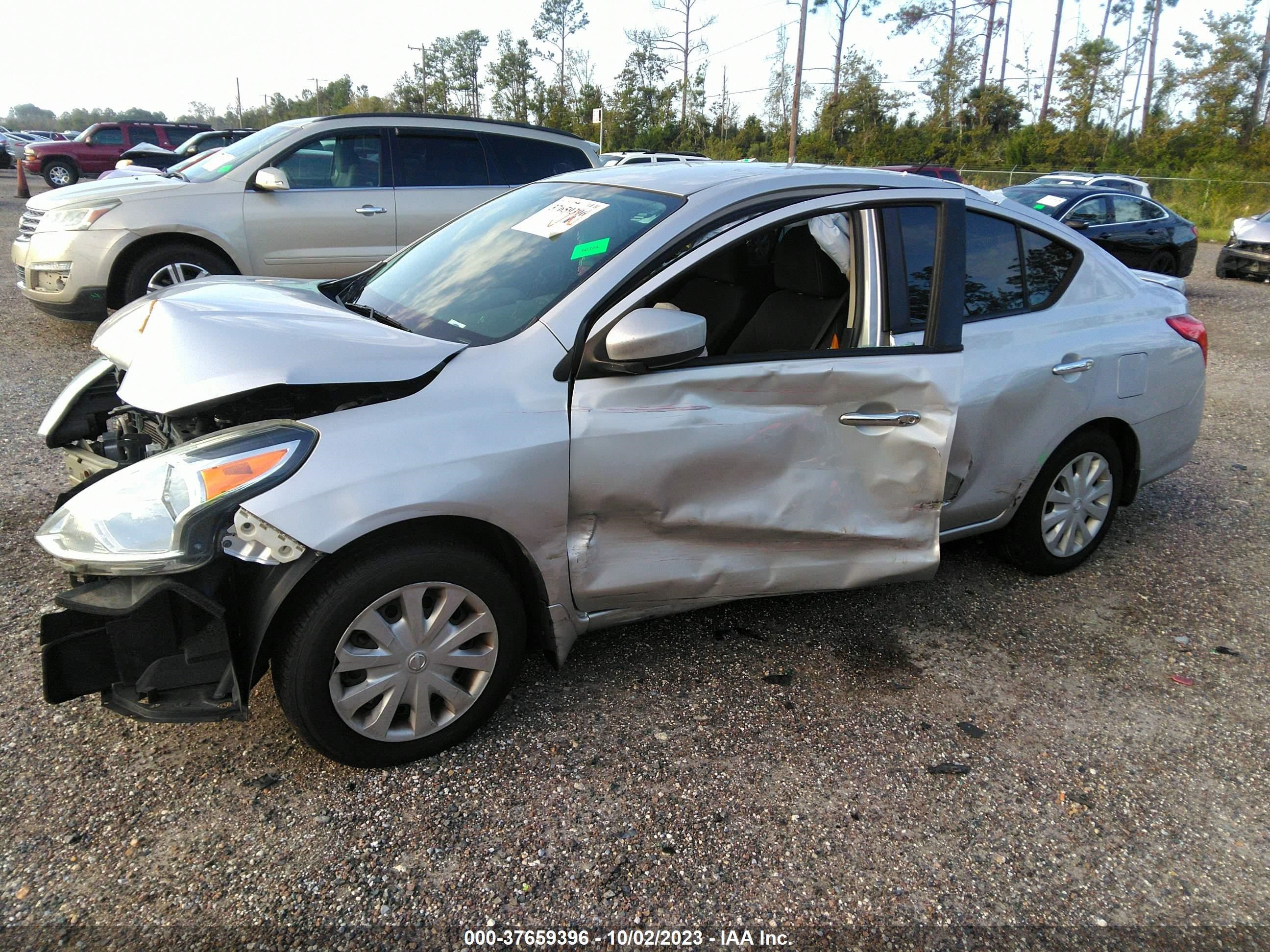 Photo 1 VIN: 3N1CN7AP9FL940735 - NISSAN VERSA 