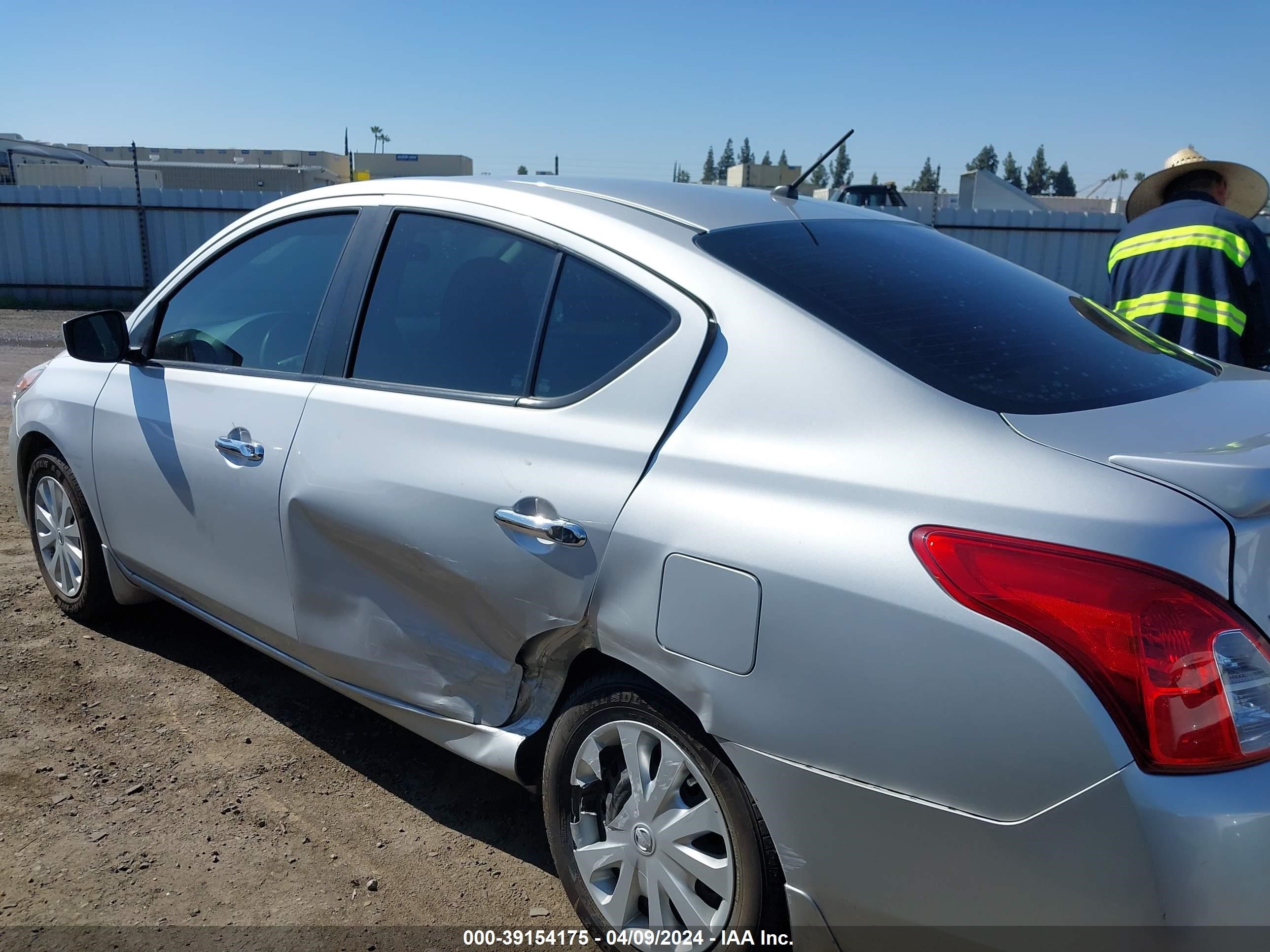 Photo 13 VIN: 3N1CN7AP9GL838918 - NISSAN VERSA 