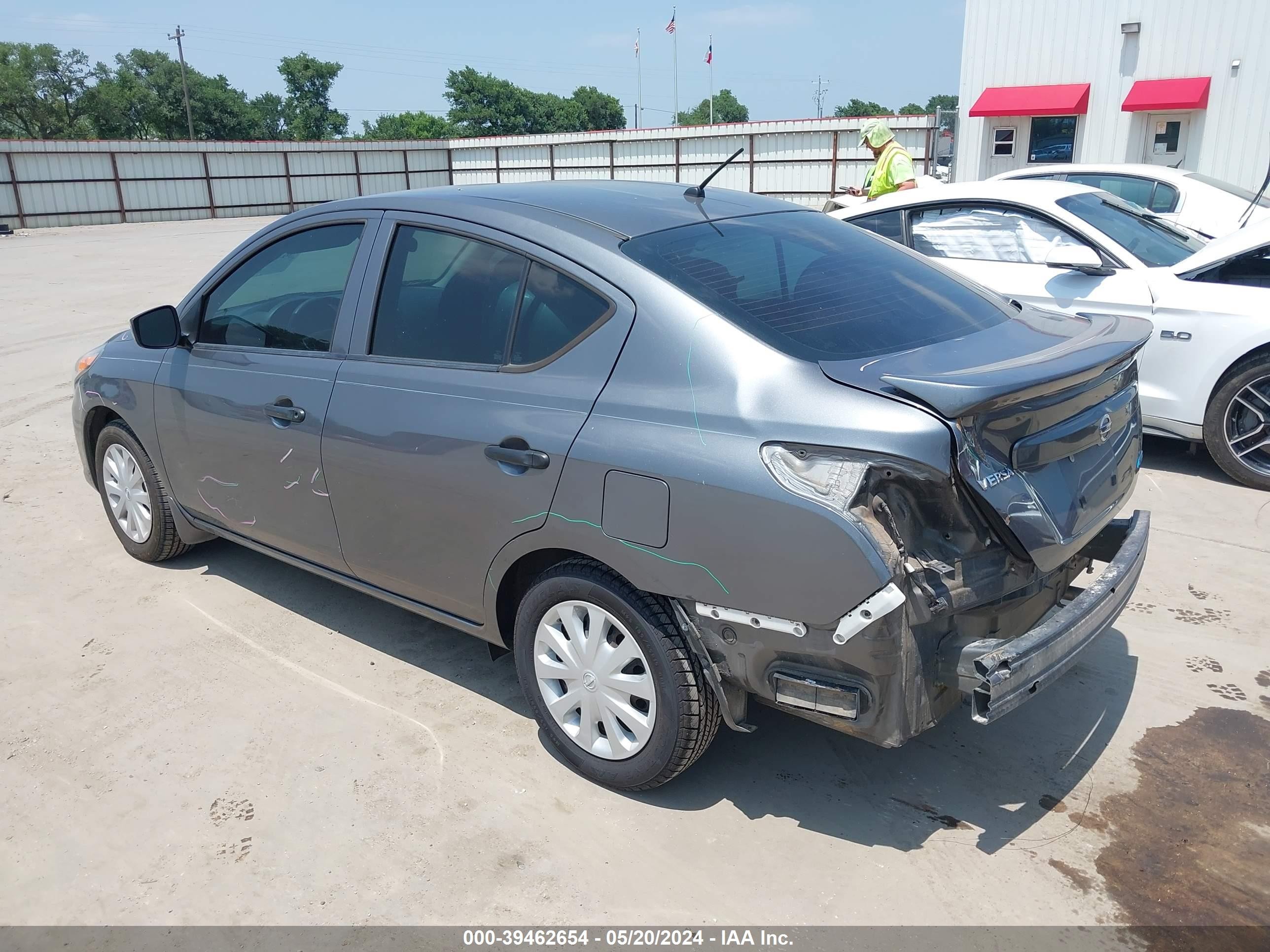 Photo 2 VIN: 3N1CN7AP9GL849384 - NISSAN VERSA 